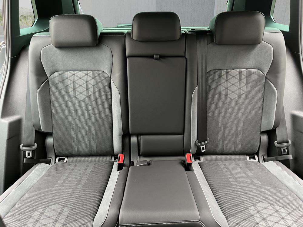 VW Tiguan 2.0 TDI SCR R-Line 4Motion DSG-image-6