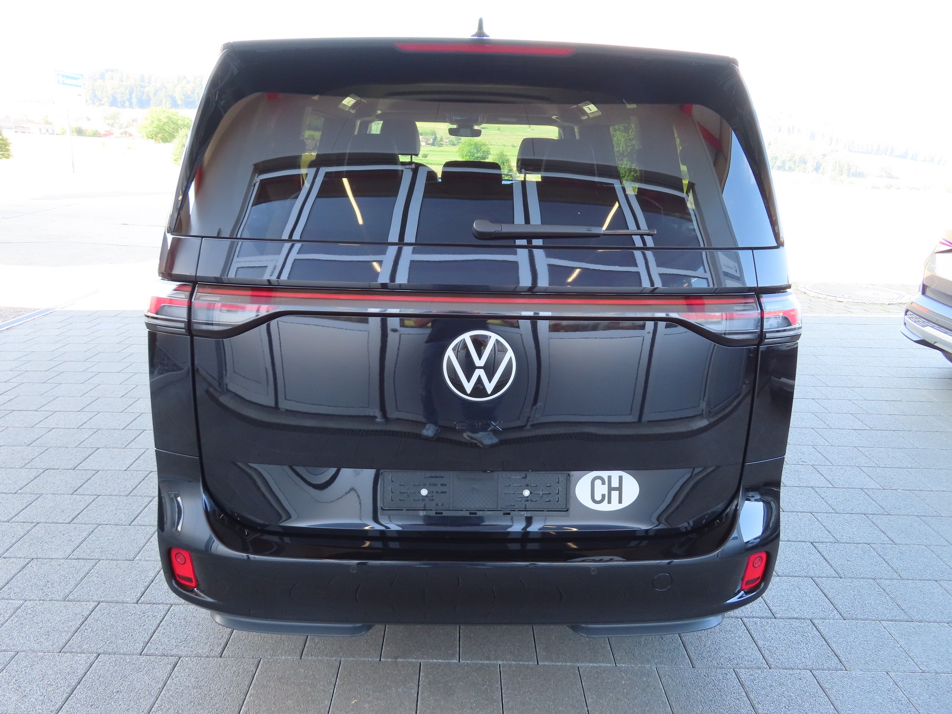 VW ID.Buzz LWB GTX 4 Motion-image-15