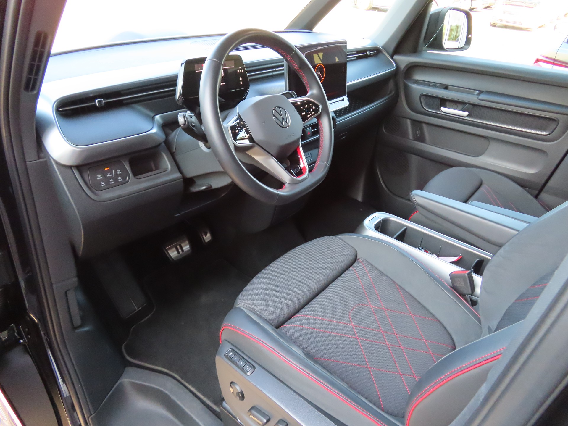 VW ID.Buzz LWB GTX 4 Motion-image-10