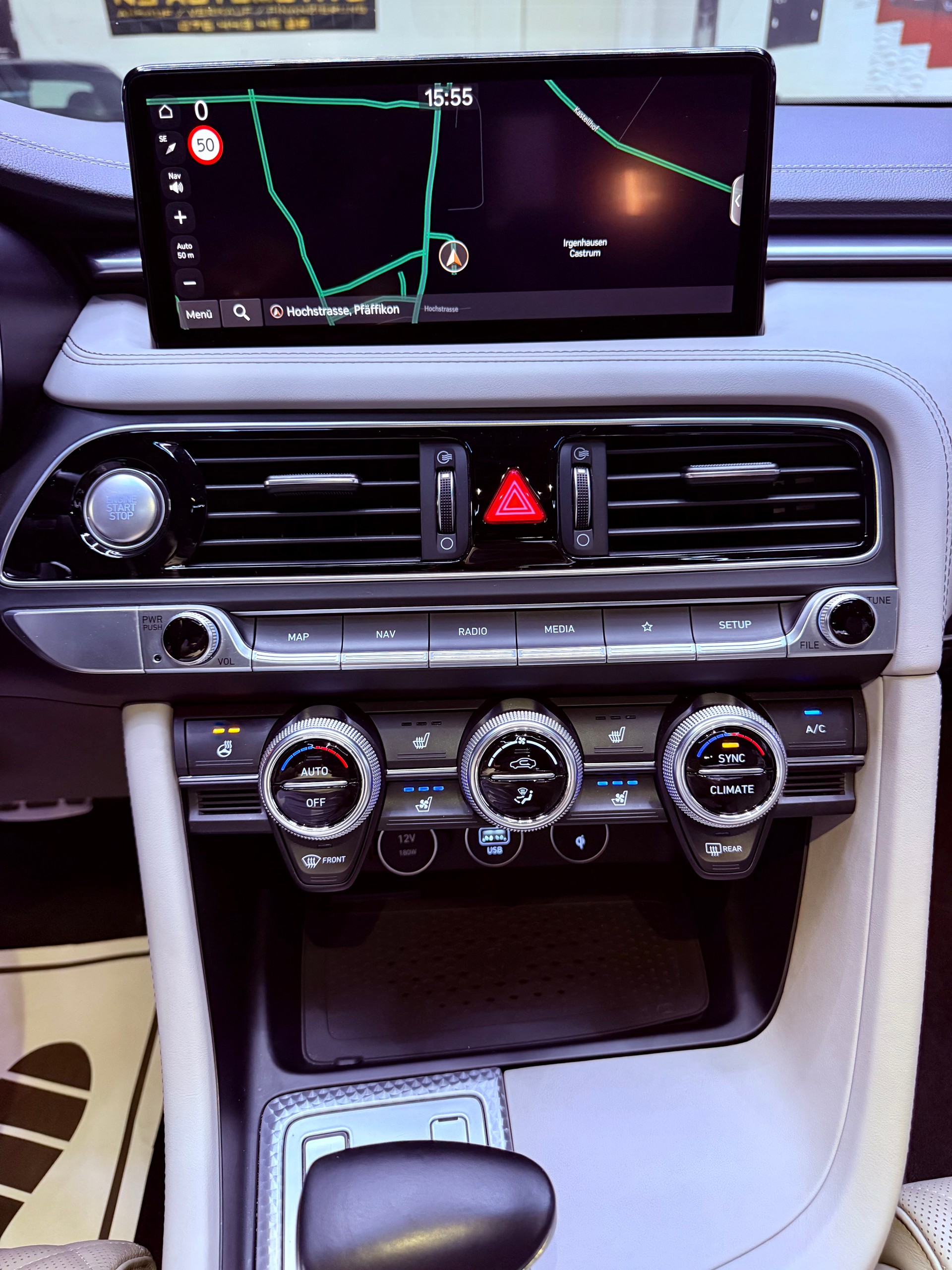 GENESIS G70 2.0 TGDI Sport AT8 AWD * BOND SILVER SANDSTORM GRAY (MATT)-image-18