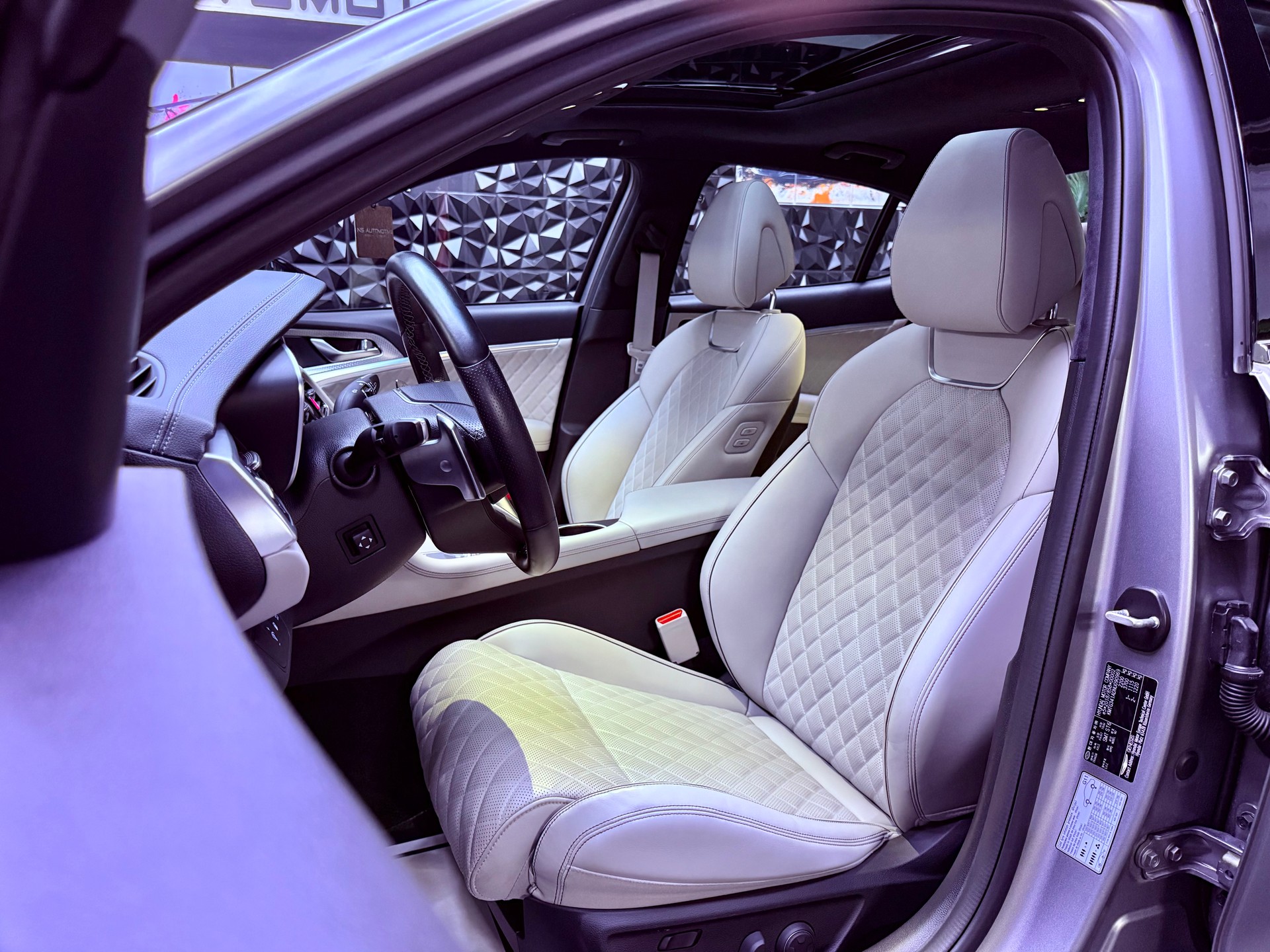 GENESIS G70 2.0 TGDI Sport AT8 AWD * BOND SILVER SANDSTORM GRAY (MATT)-image-23