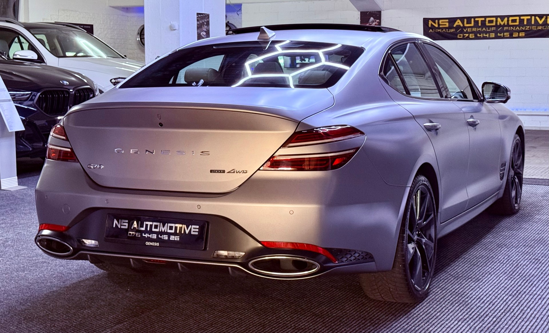 GENESIS G70 2.0 TGDI Sport AT8 AWD * BOND SILVER SANDSTORM GRAY (MATT)-image-3