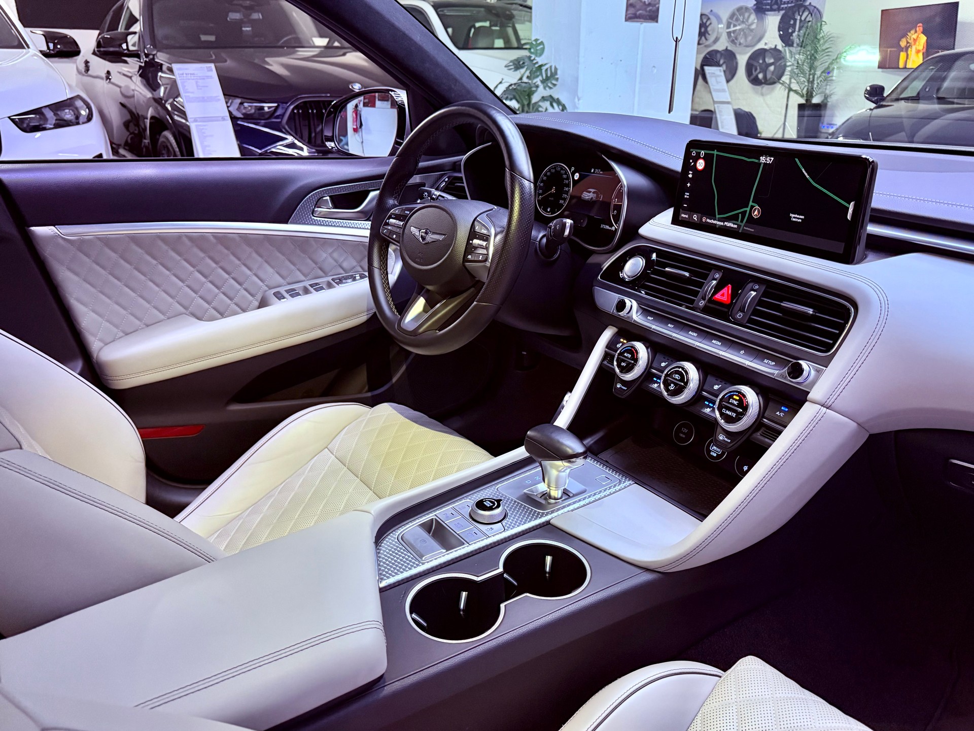 GENESIS G70 2.0 TGDI Sport AT8 AWD * BOND SILVER SANDSTORM GRAY (MATT)-image-27