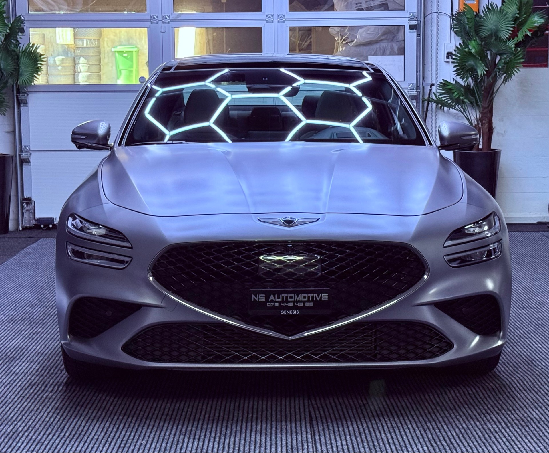 GENESIS G70 2.0 TGDI Sport AT8 AWD * BOND SILVER SANDSTORM GRAY (MATT)-image-1