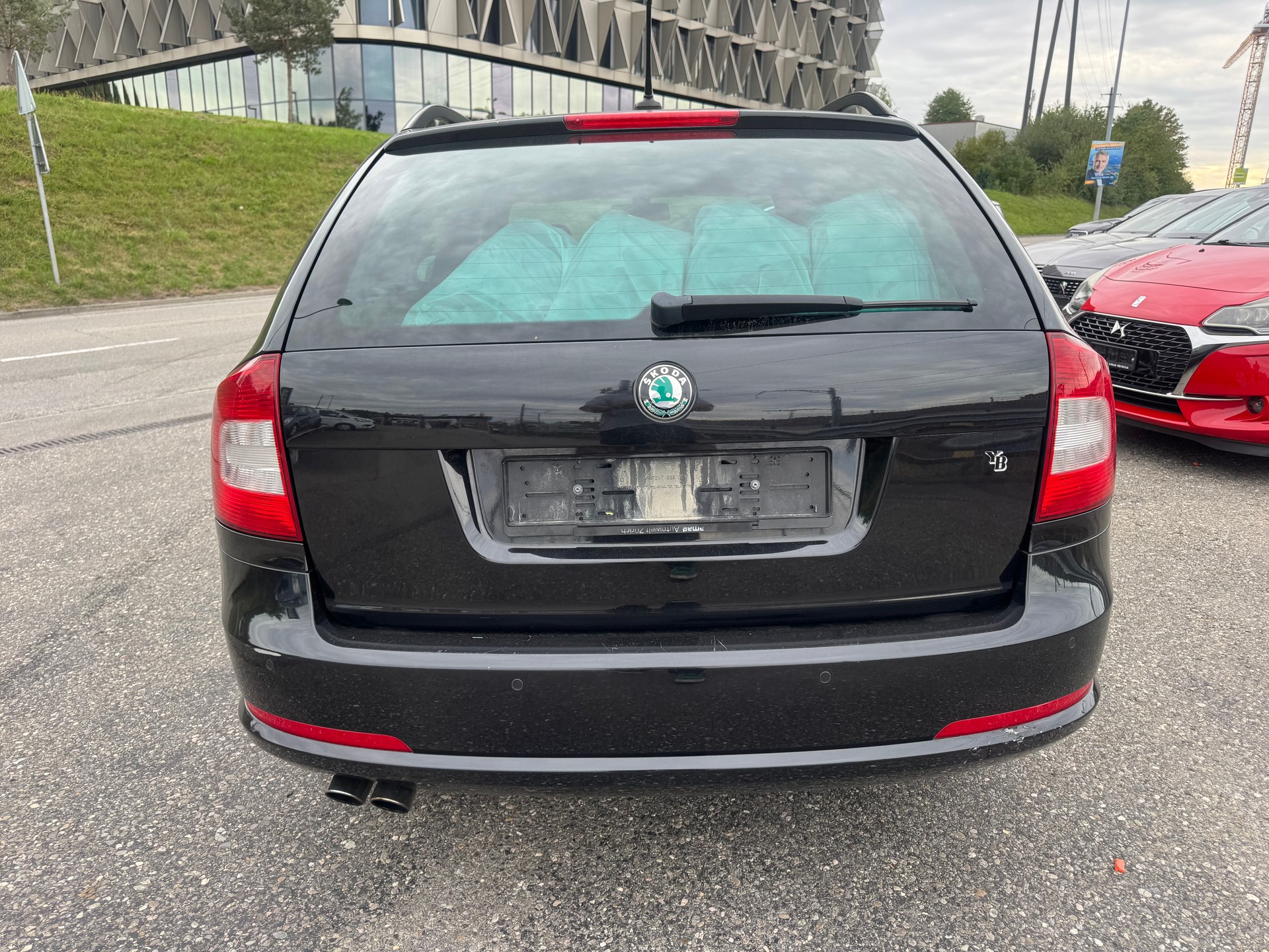 SKODA Octavia Combi 2.0 TSI RS DSG-image-5