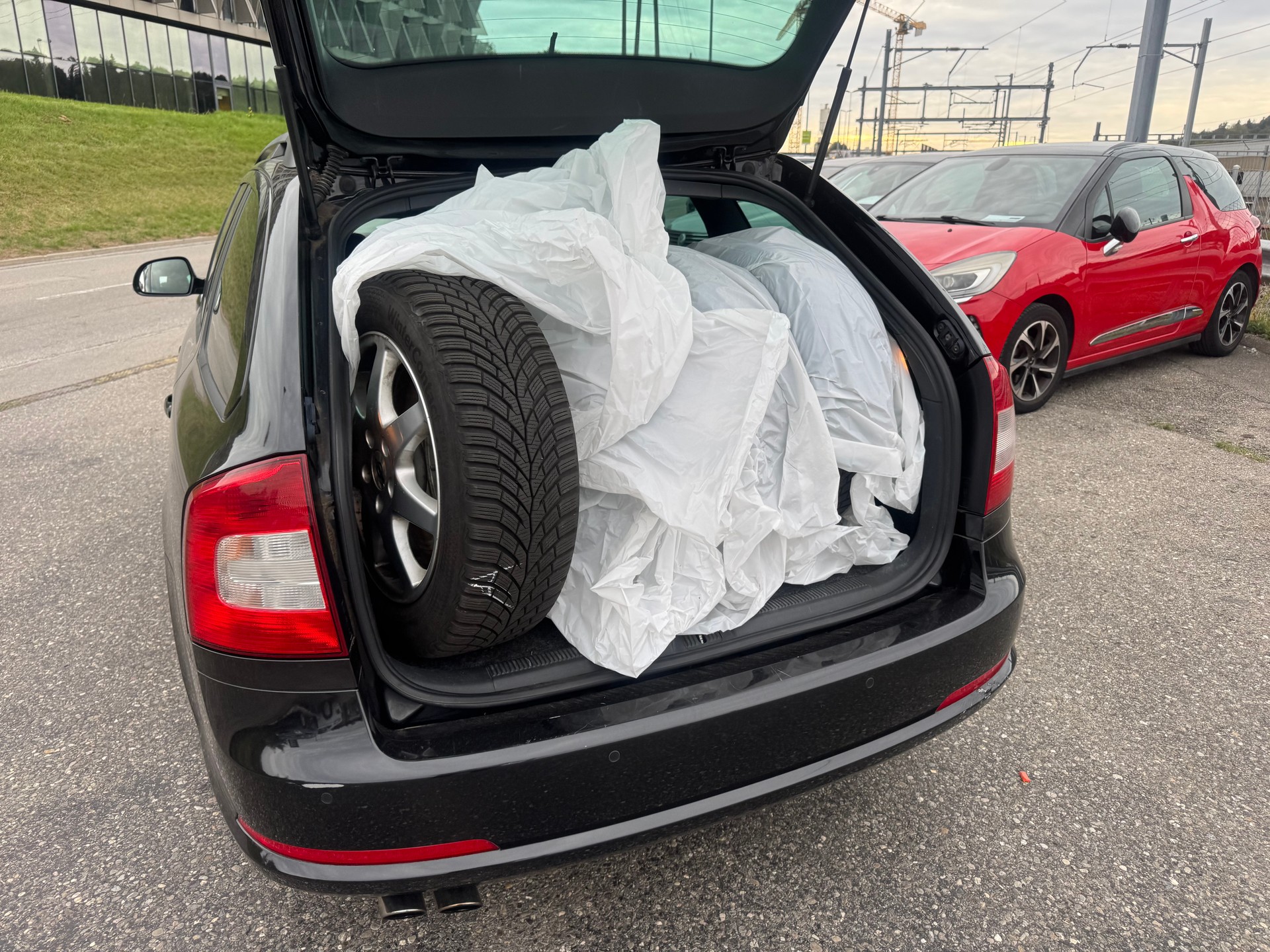 SKODA Octavia Combi 2.0 TSI RS DSG-image-6