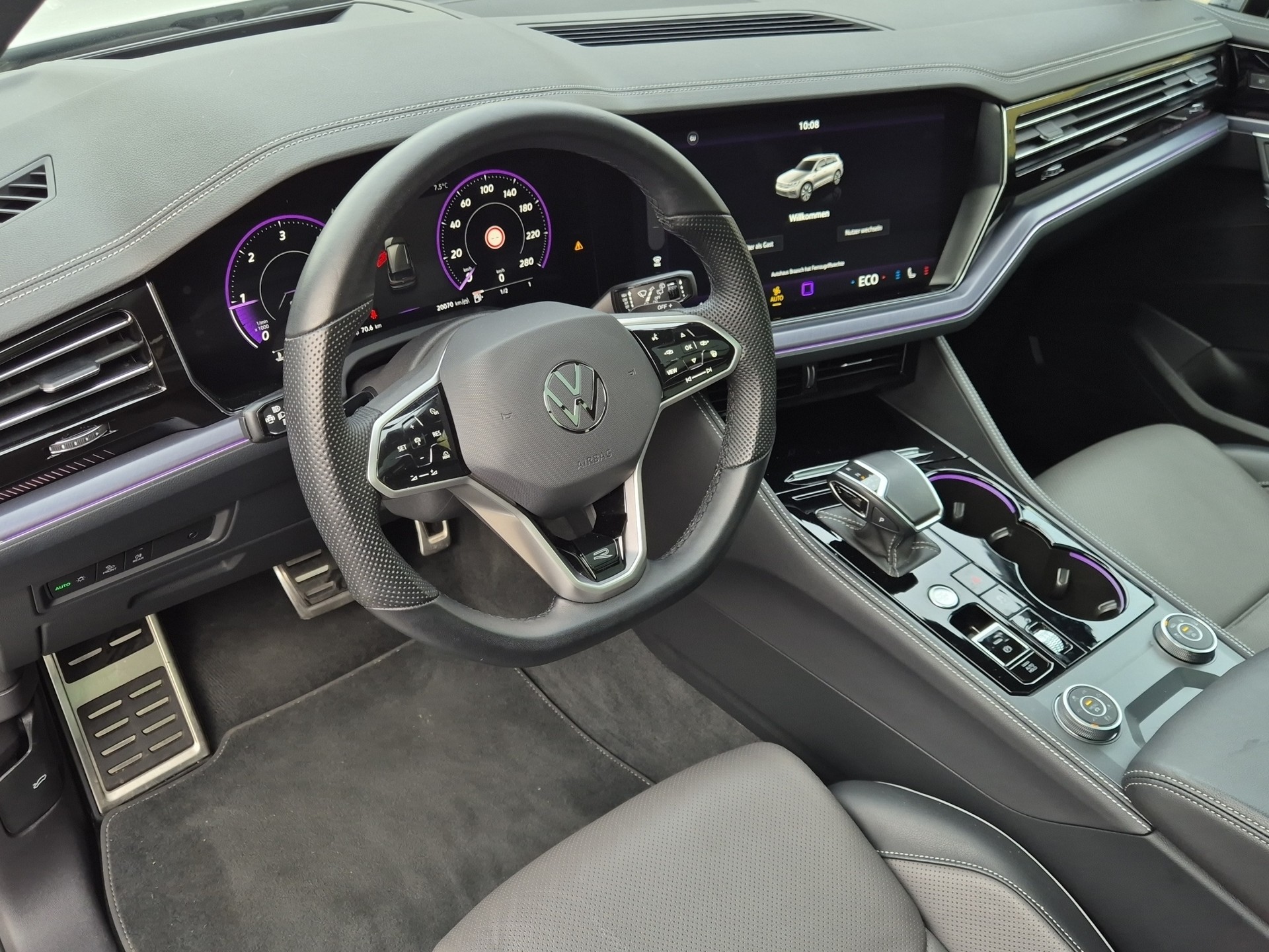 VW Touareg 3.0 TDI R-Line Tiptronic-image-10