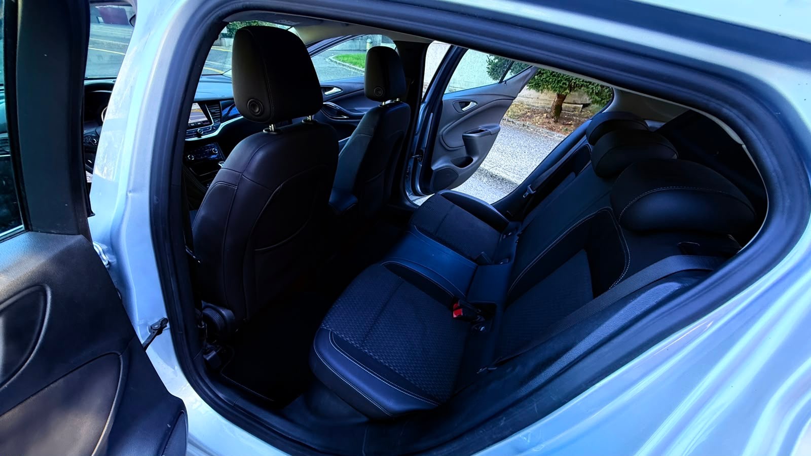 OPEL Astra 1.4i Turbo Excellence Automatic-image-9