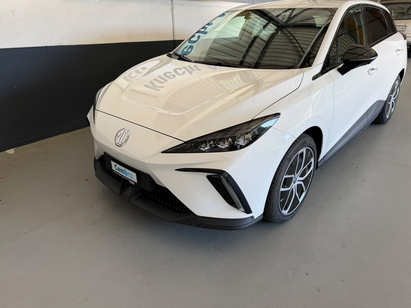 MG 4 EV 64KWh Luxury-image-3