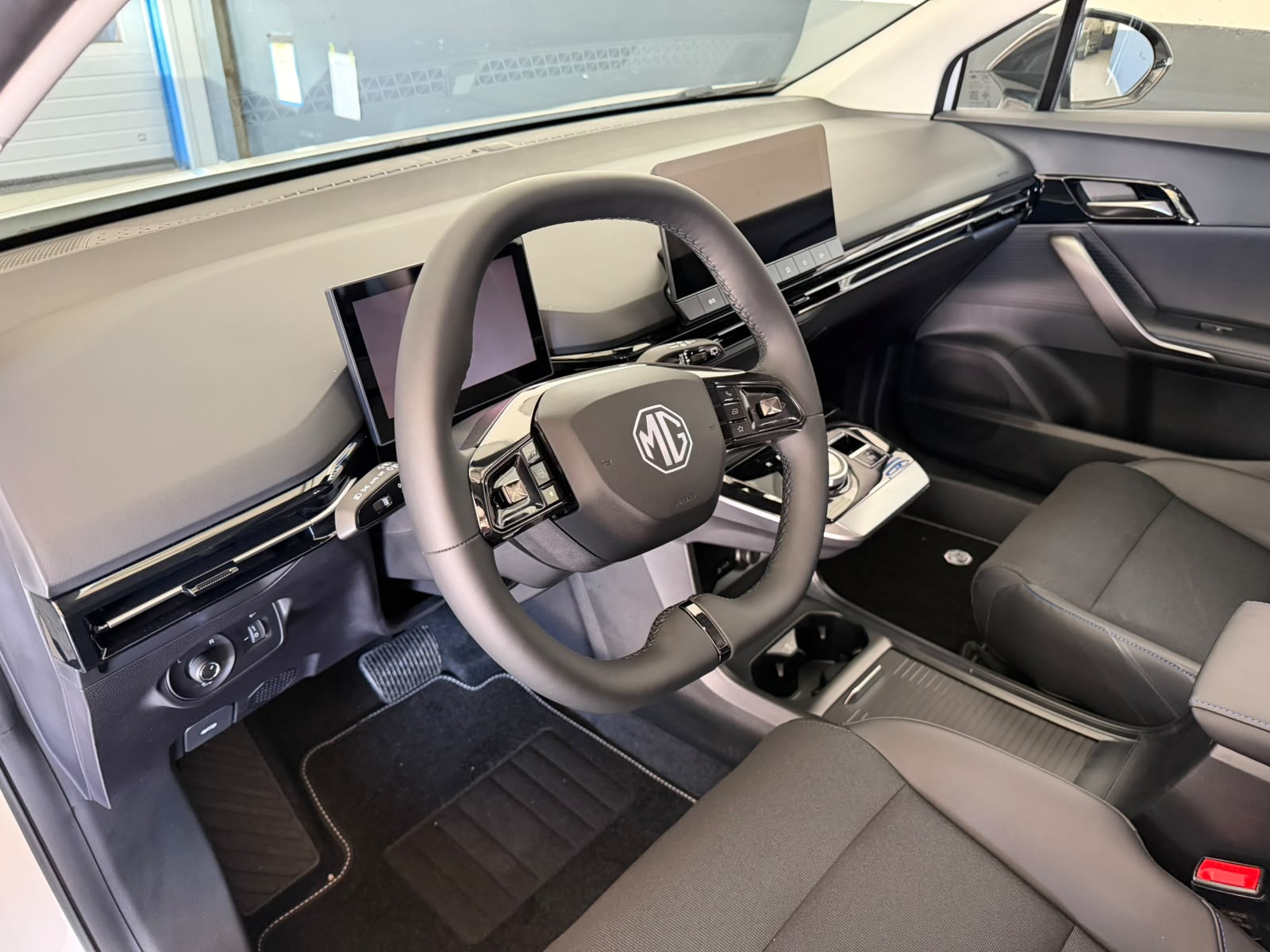 MG 4 EV 64KWh Luxury-image-15