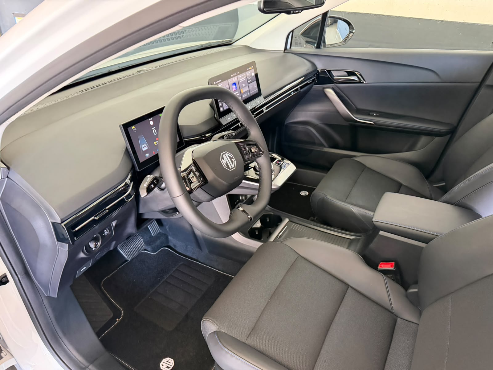 MG 4 EV 64KWh Luxury-image-14