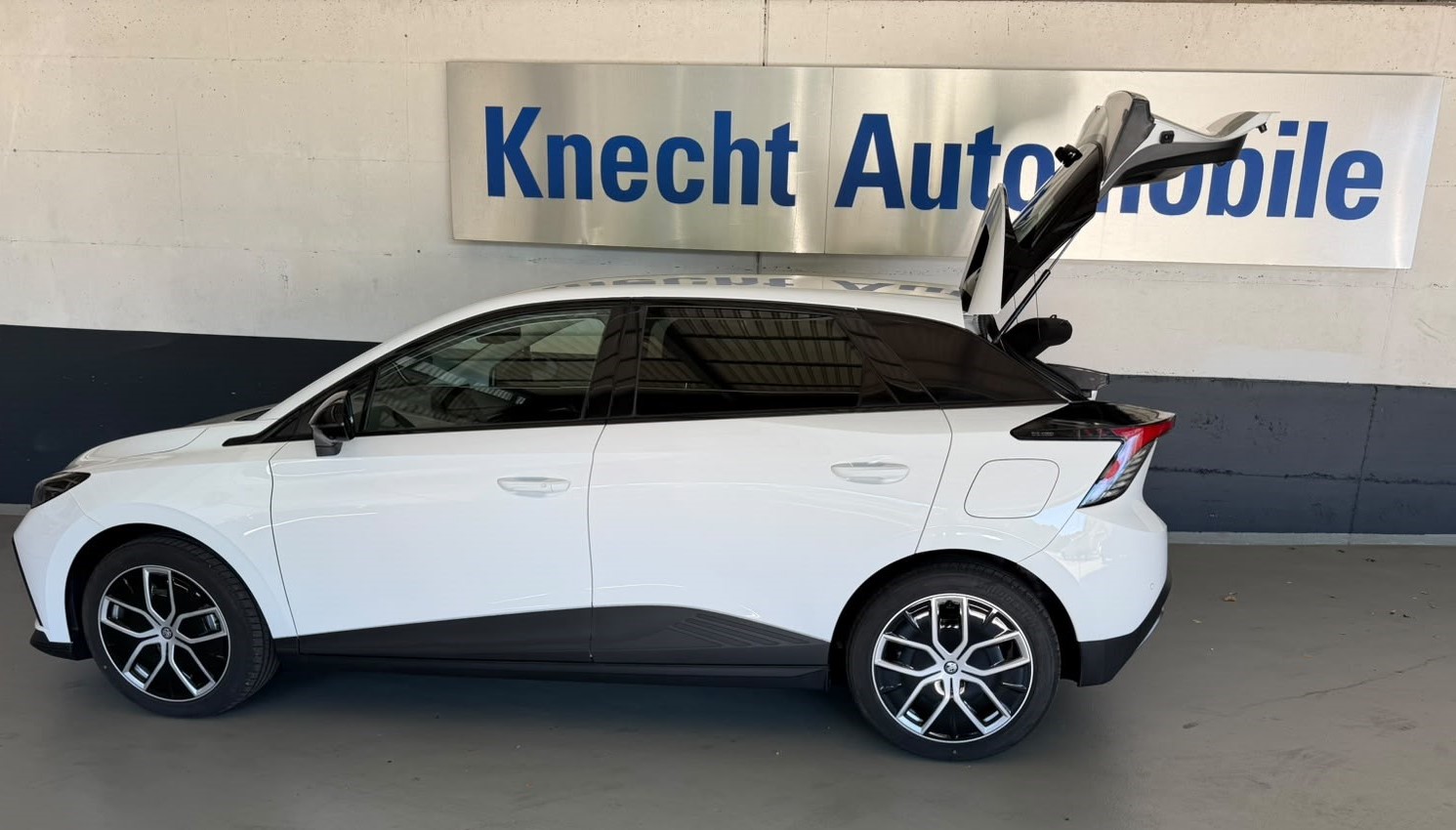 MG 4 EV 64KWh Luxury-image-8