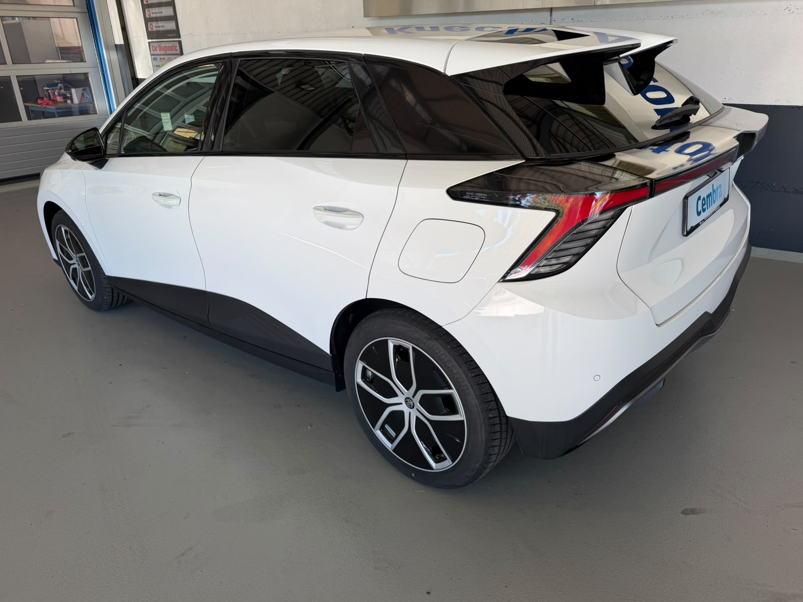 MG 4 EV 64KWh Luxury-image-6