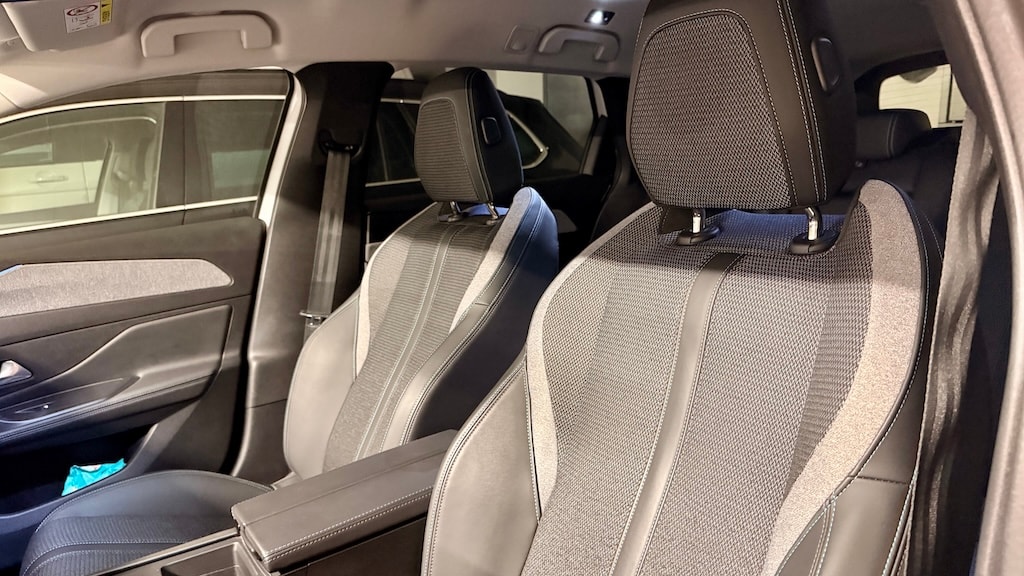 PEUGEOT 308 SW 1.5 BlueHDI Allure Pack EAT8 | CH-Fahrzeug | 360° | AHK | 8-fach-image-7
