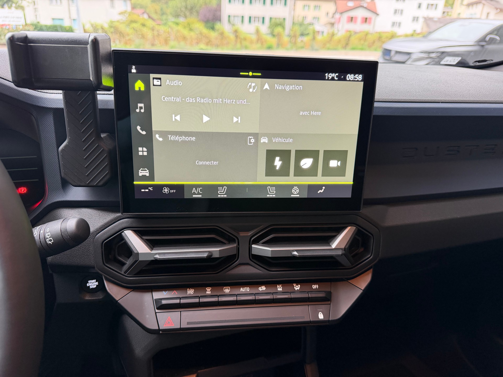 DACIA Duster HEV 140 Journey-image-11