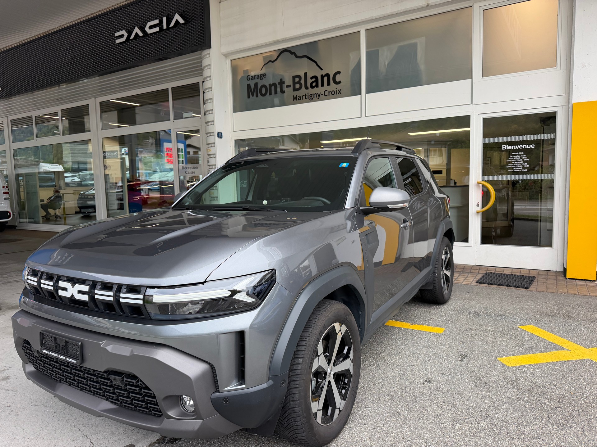 DACIA Duster HEV 140 Journey-image-0