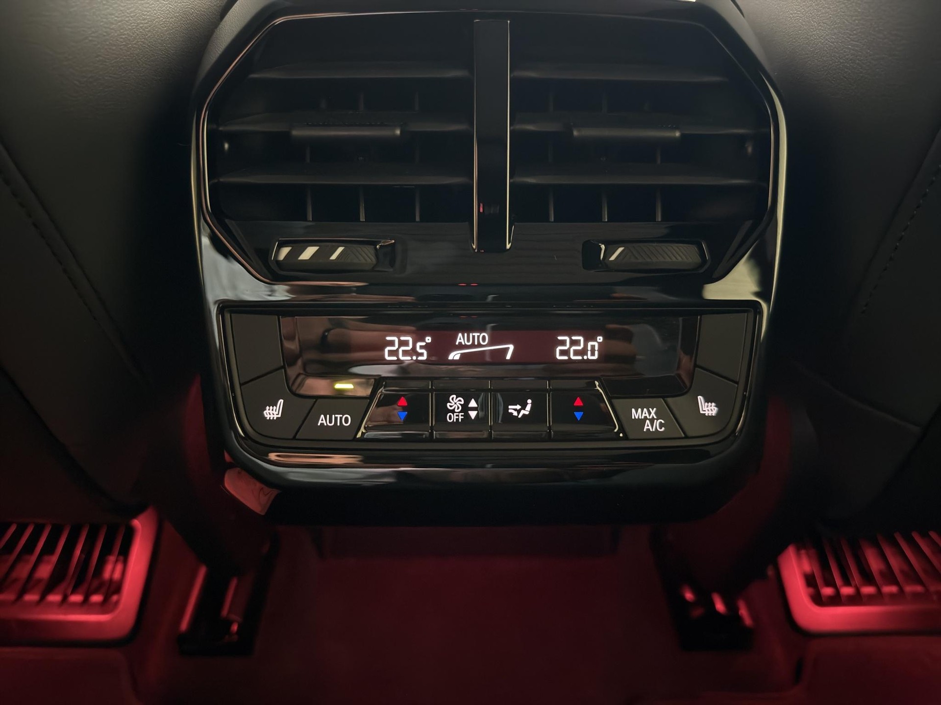 BMW iX xDrive50-image-19