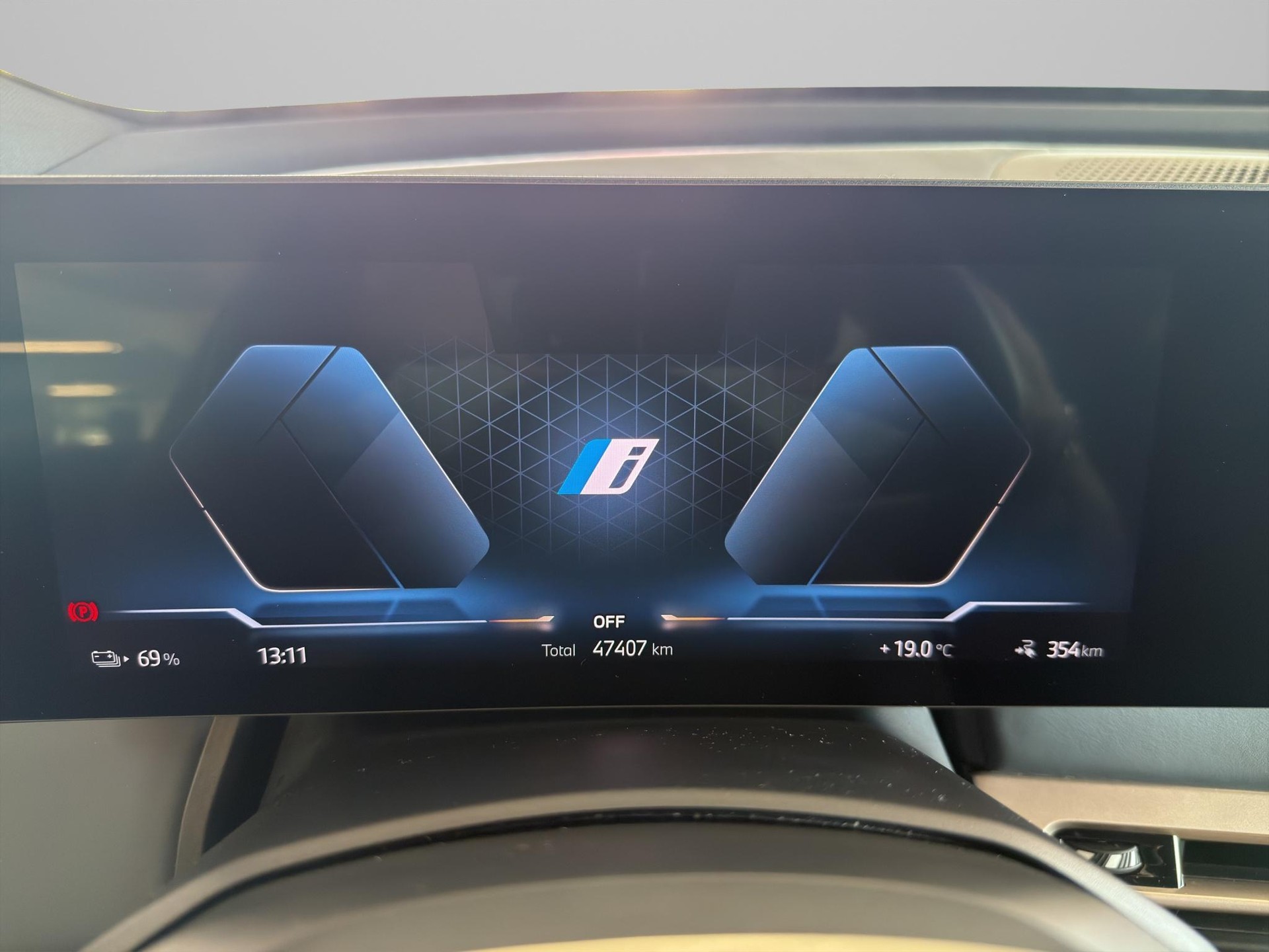 BMW iX xDrive50-image-16