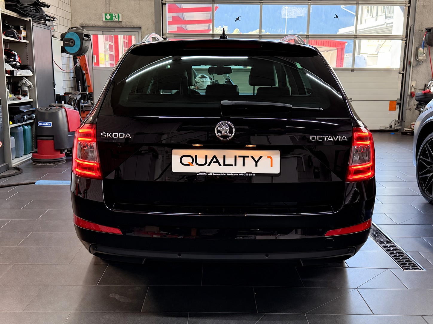 SKODA Octavia Combi 1.8 TSI Elegance DSG-image-3