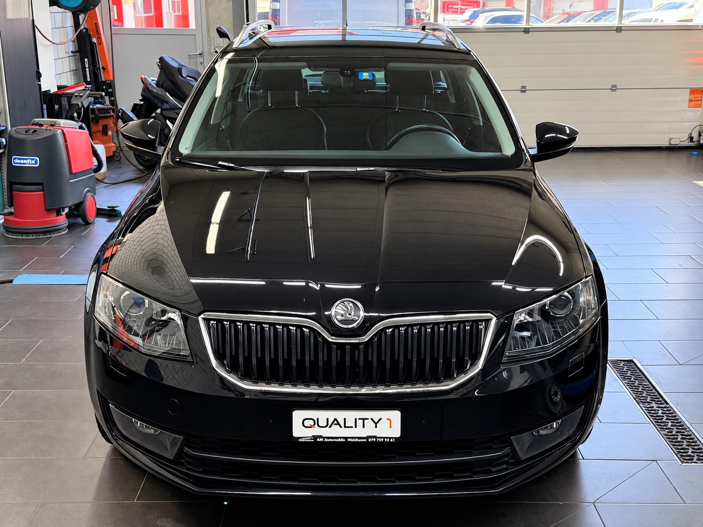 SKODA Octavia Combi 1.8 TSI Elegance DSG-image-0