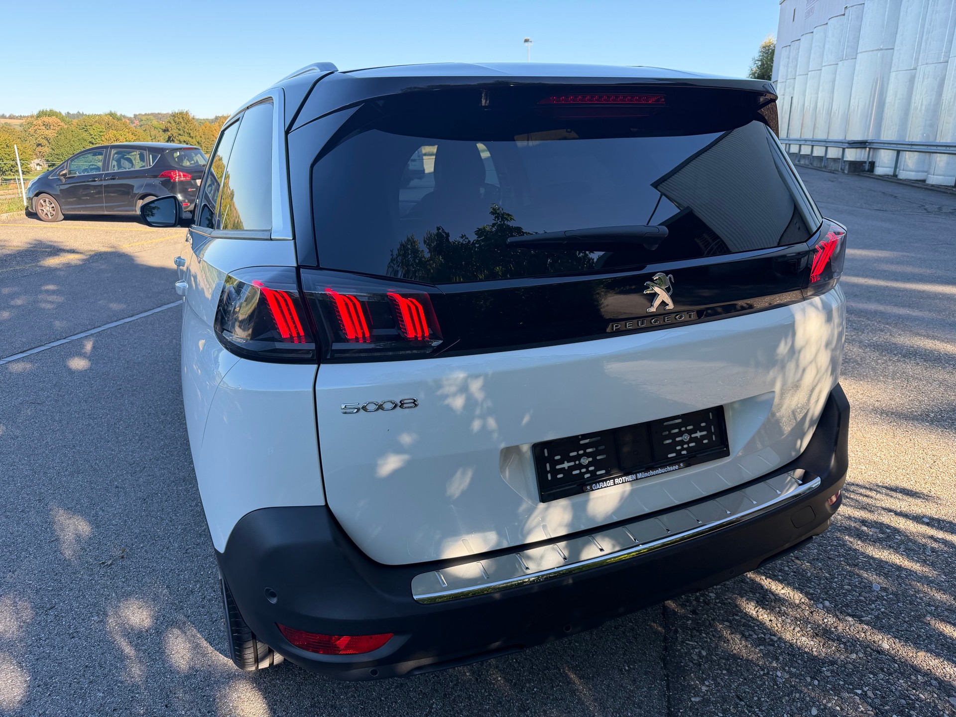 PEUGEOT 5008 1.5 BlueHDi Allure Pack EAT8-image-2
