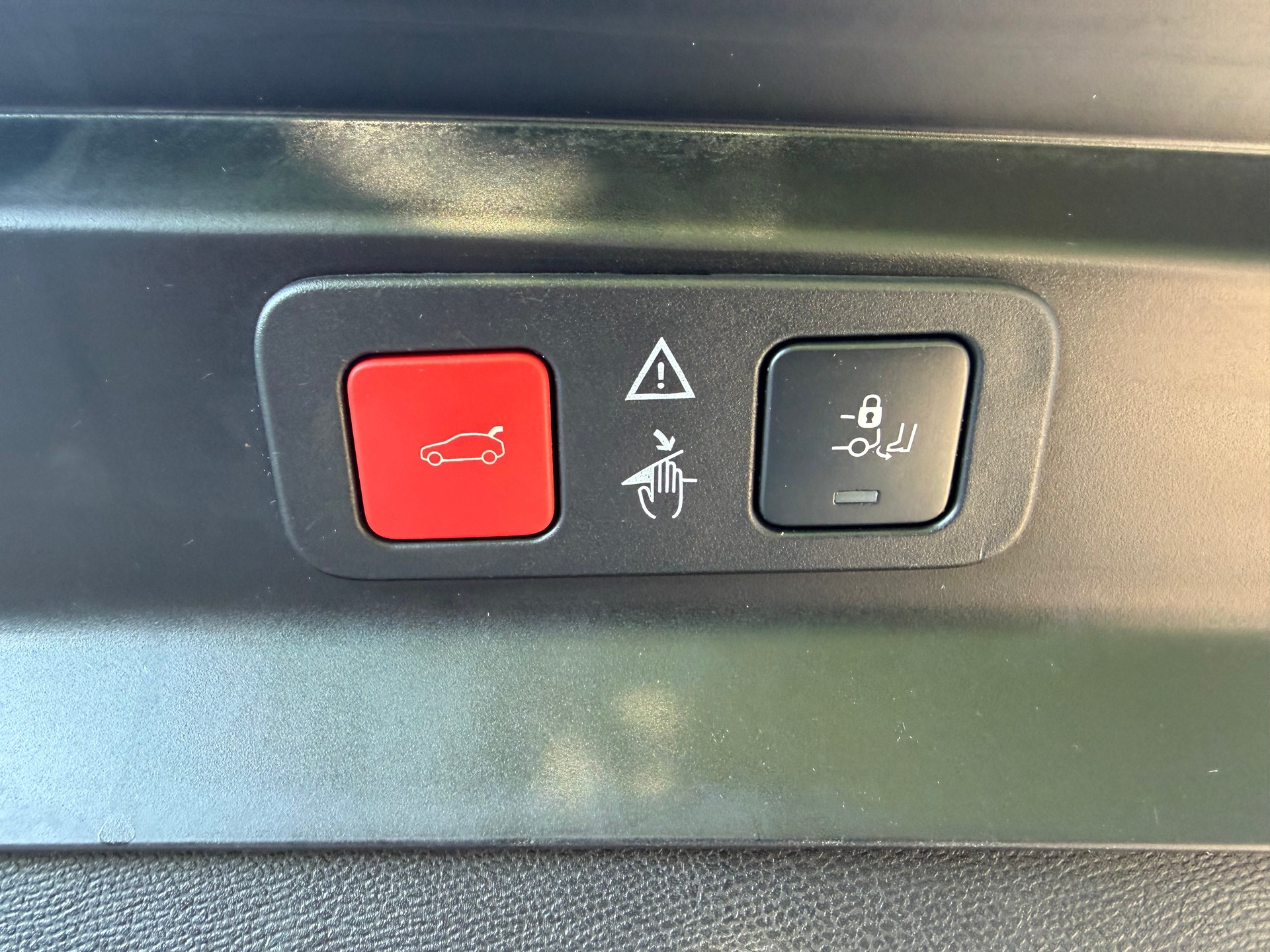 PEUGEOT 5008 1.5 BlueHDi Allure Pack EAT8-image-10