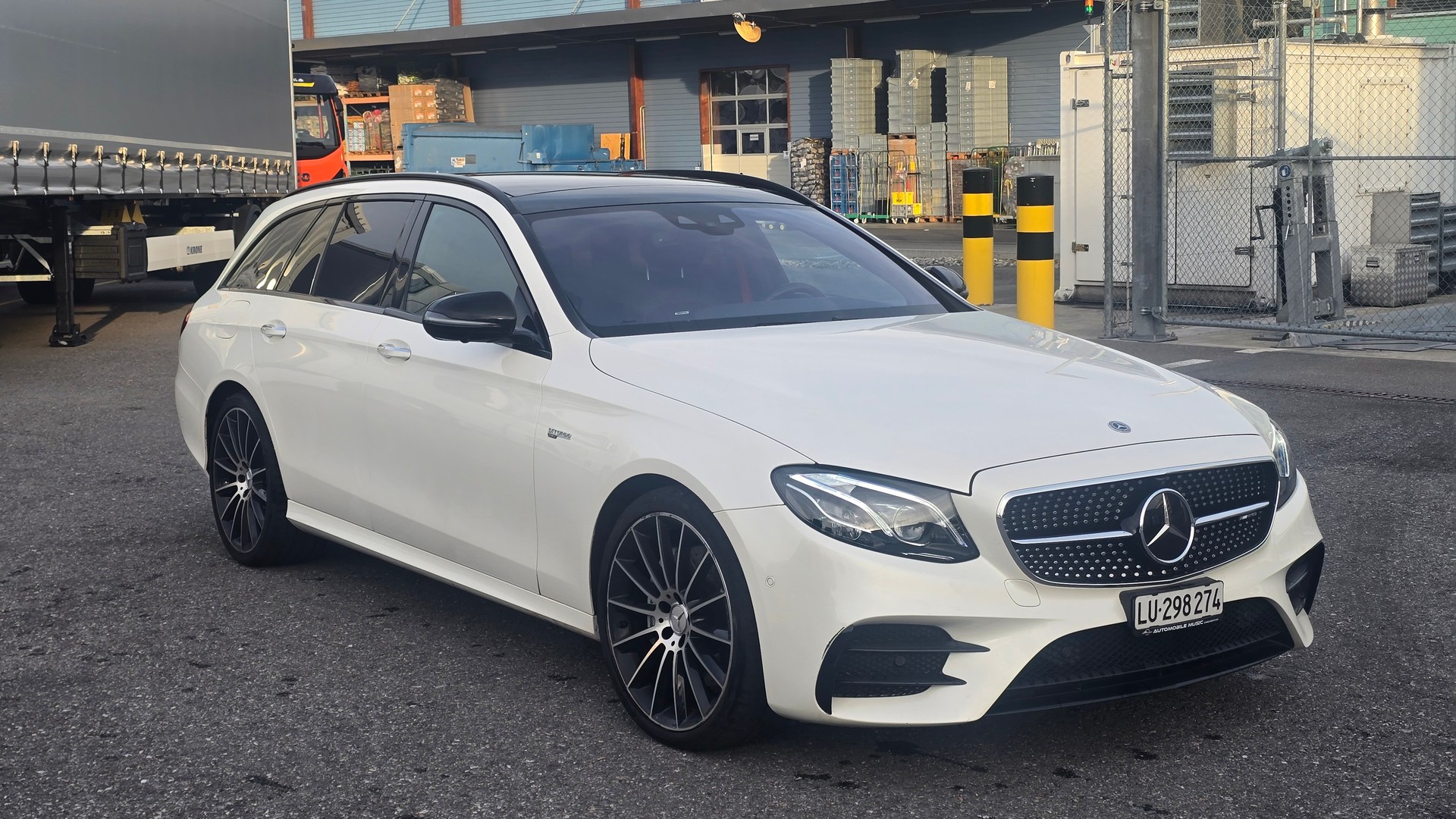 MERCEDES-BENZ E 43 AMG 4 Matic 9G-Tronic-showroom-element-1