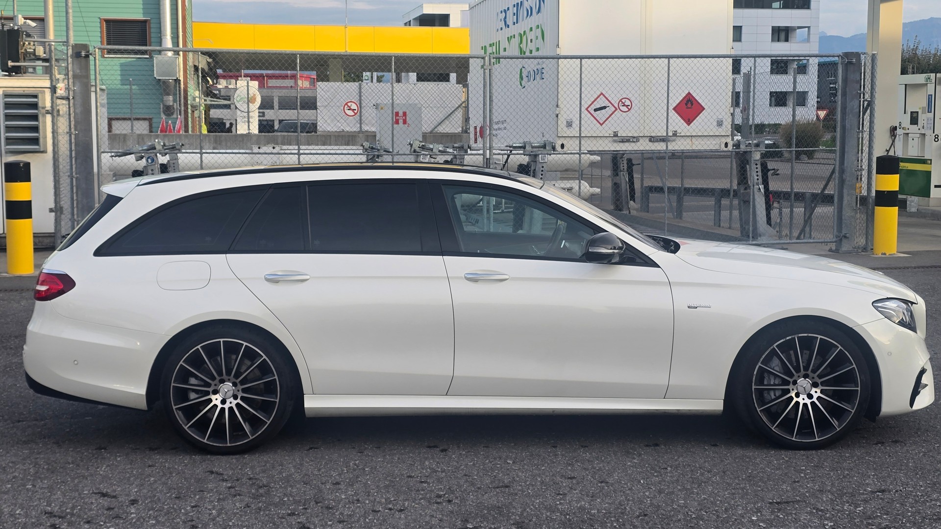 MERCEDES-BENZ E 43 AMG 4 Matic 9G-Tronic-image-4