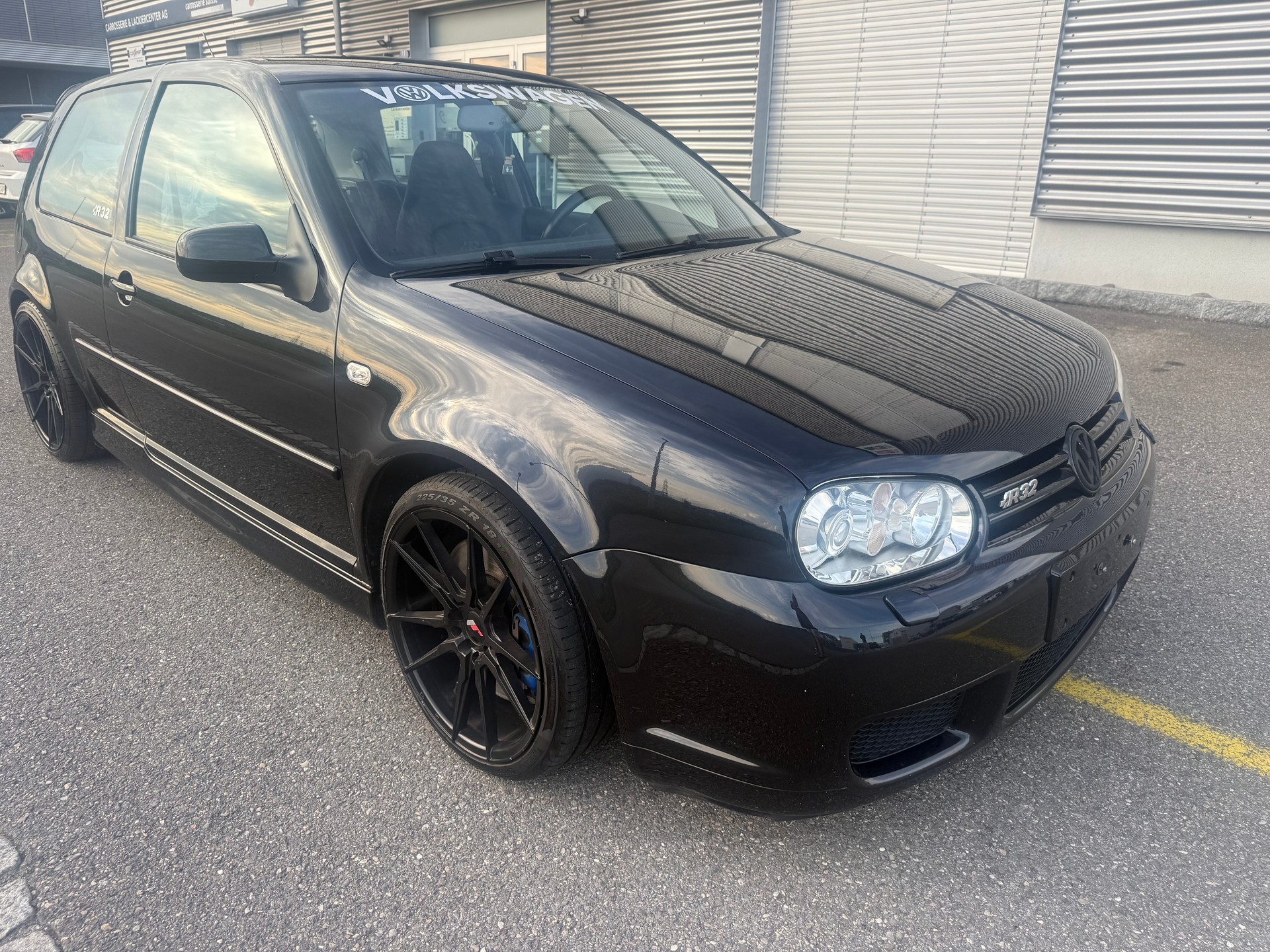 VW Golf R32 4Motion-image-2