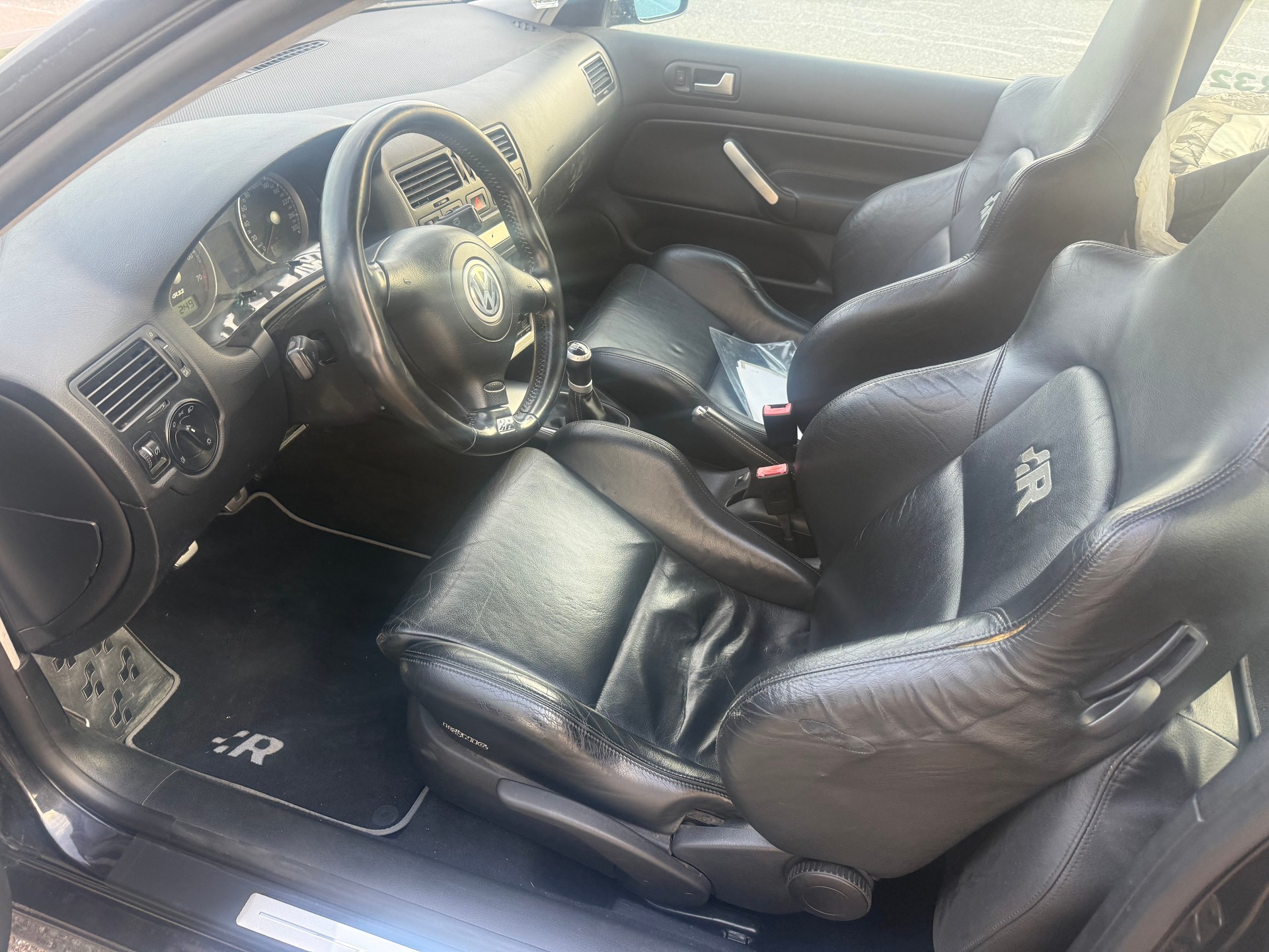 VW Golf R32 4Motion-image-8