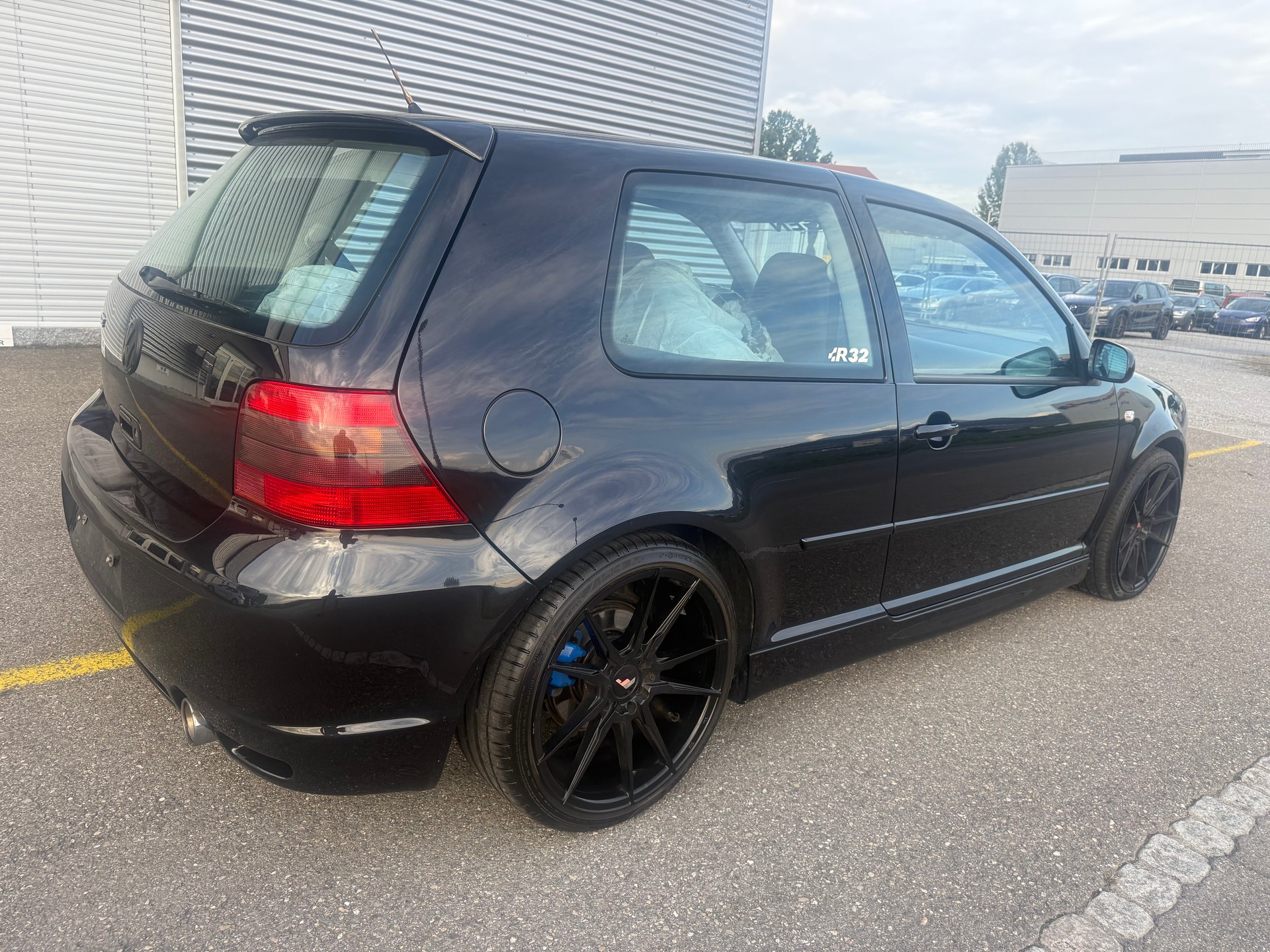 VW Golf R32 4Motion-image-3