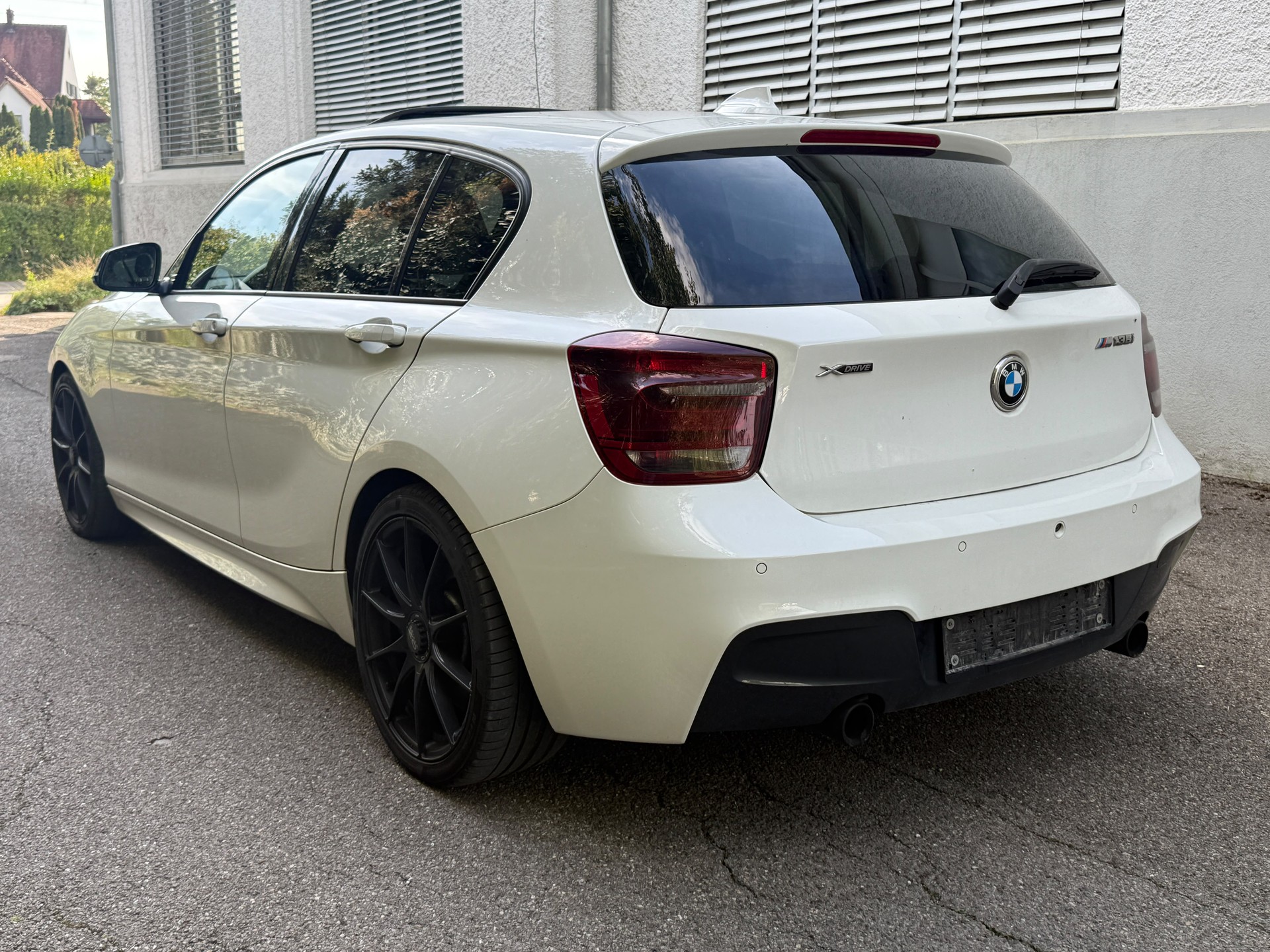 BMW M135i xDrive Steptronic-image-4