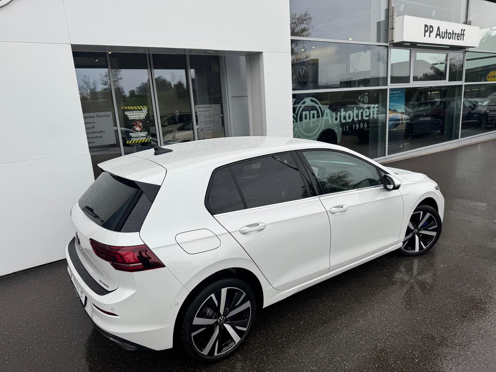 VW Golf 1.5 TSI PHEV Style-image-3