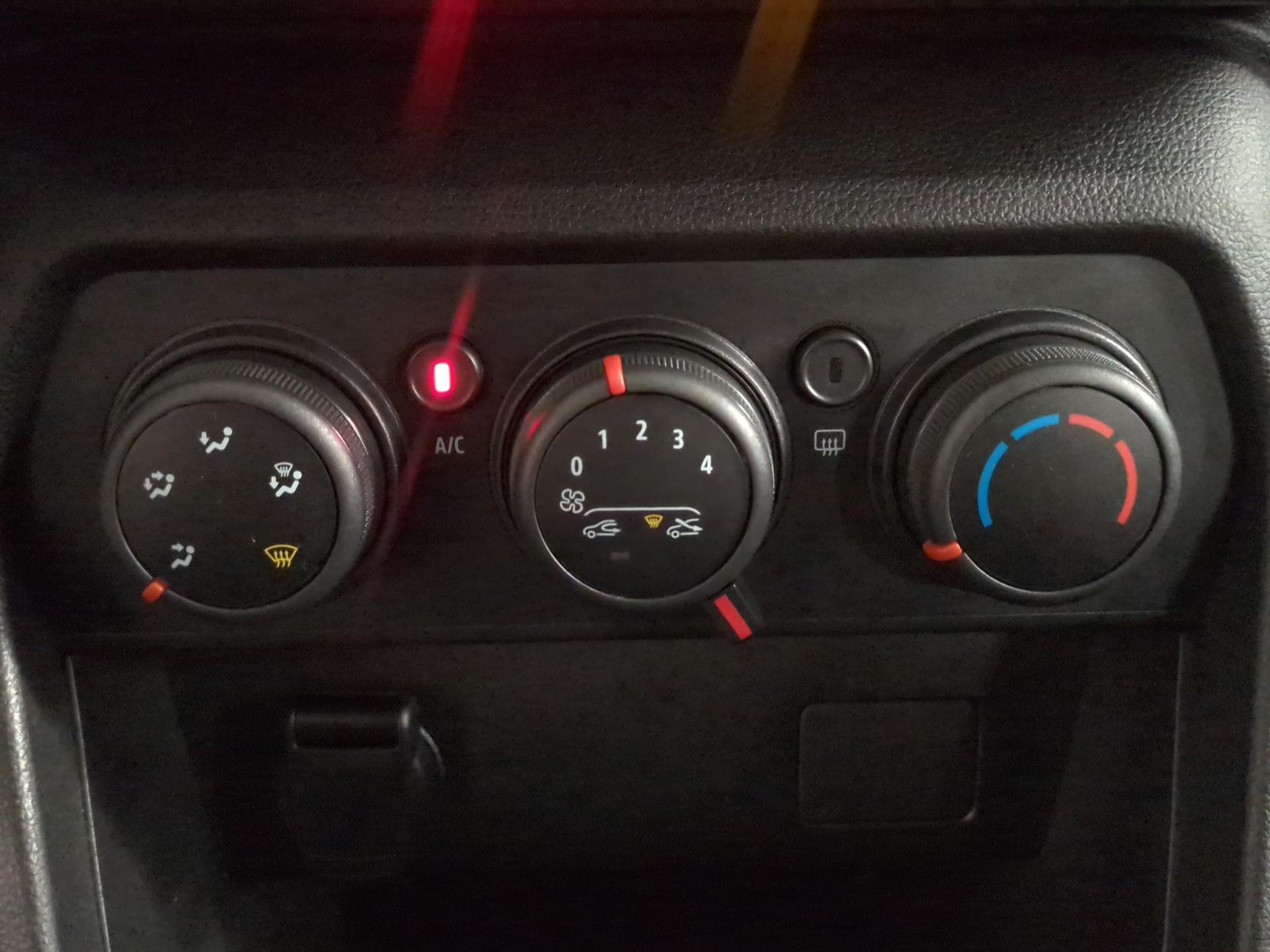 DACIA Sandero TCe 90 Comfort-image-22