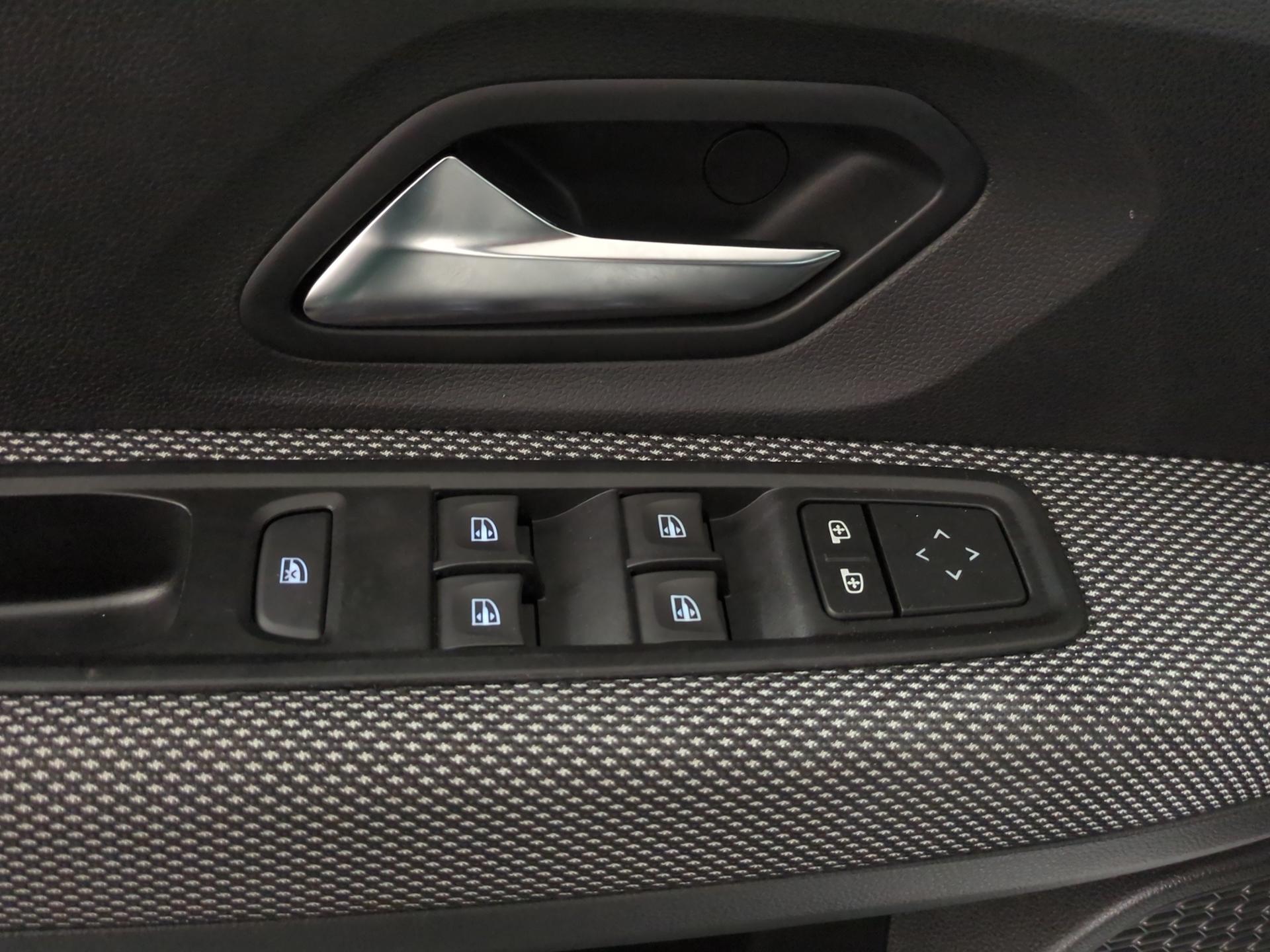 DACIA Sandero TCe 90 Comfort-image-19
