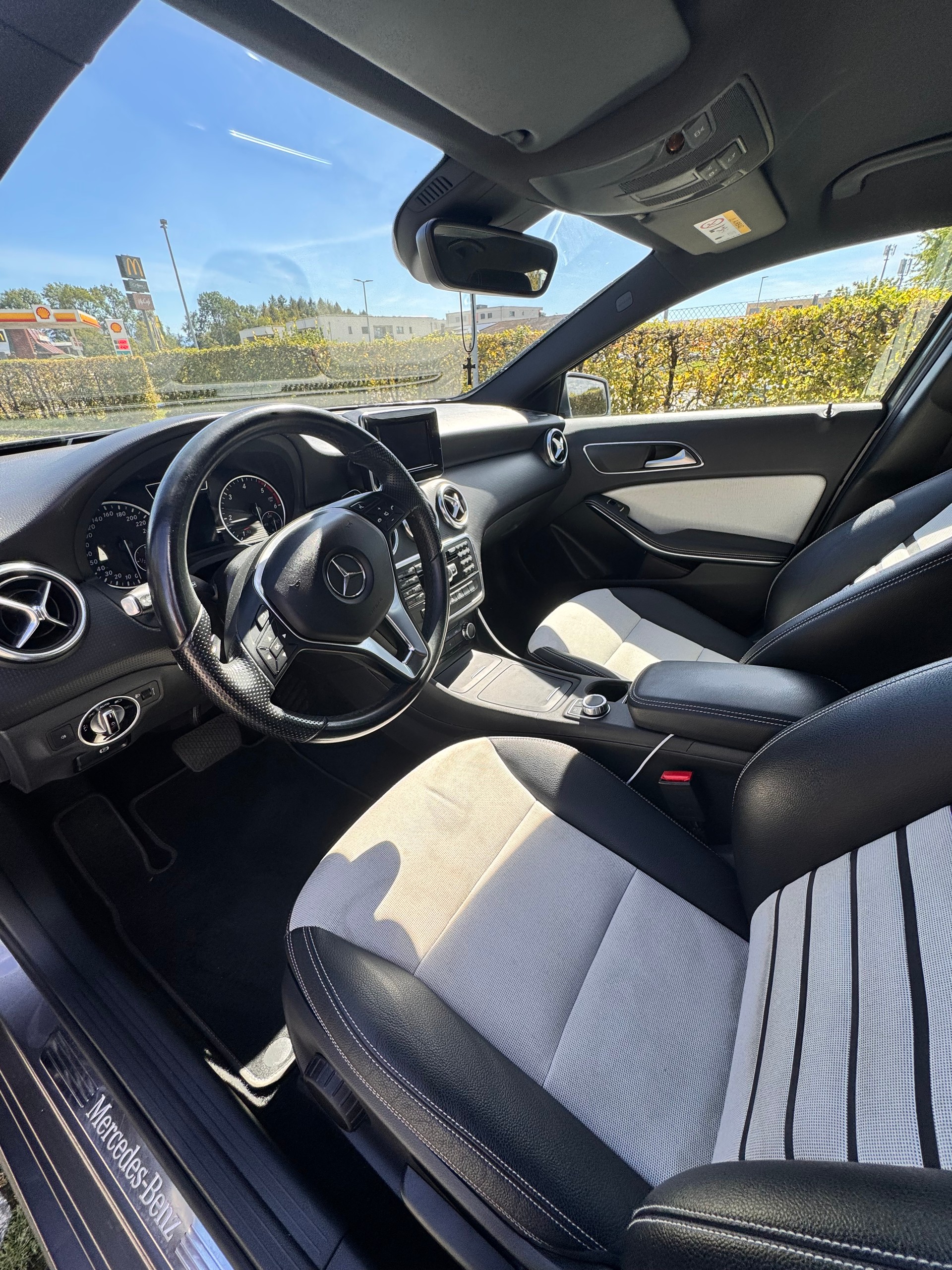 MERCEDES-BENZ A 200 CDI-image-3