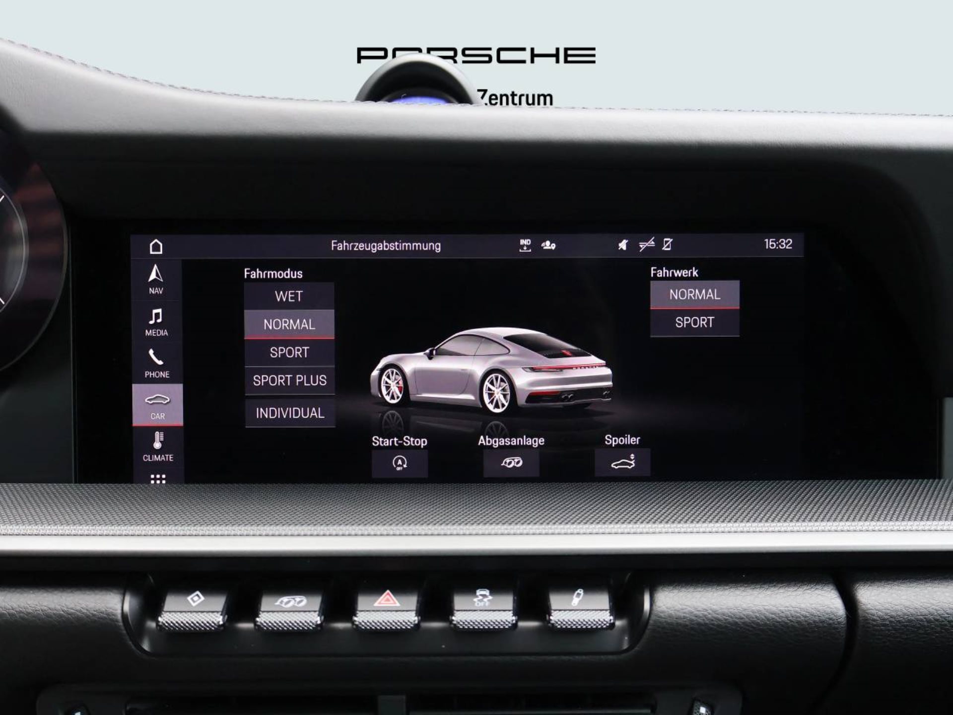 PORSCHE 911 Carrera S-image-13