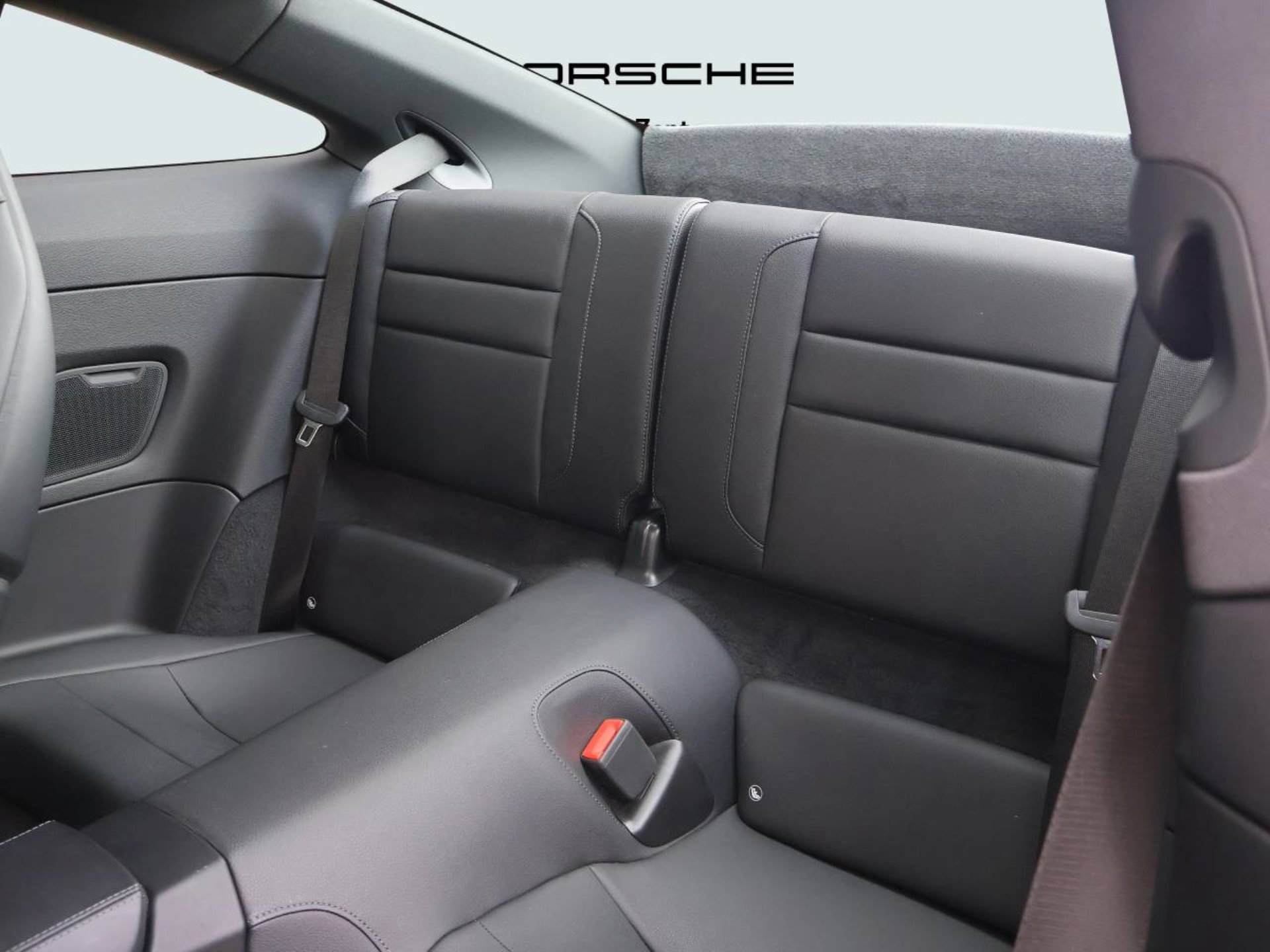 PORSCHE 911 Carrera S-image-12