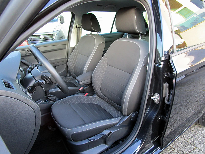 SKODA Fabia 1.0 TSI Ambition DSG-image-15