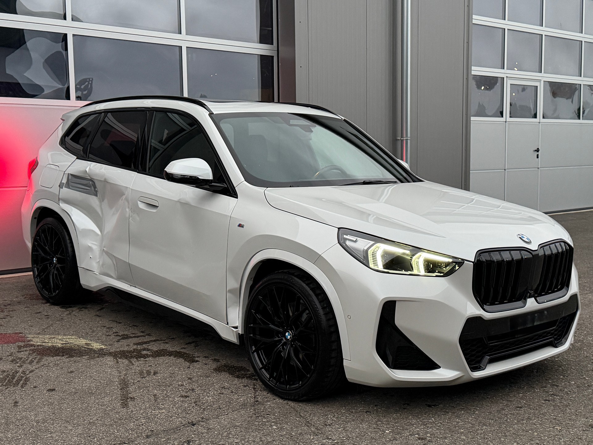 BMW X1 xDrive 23i 48V M Sport Pro-image-4