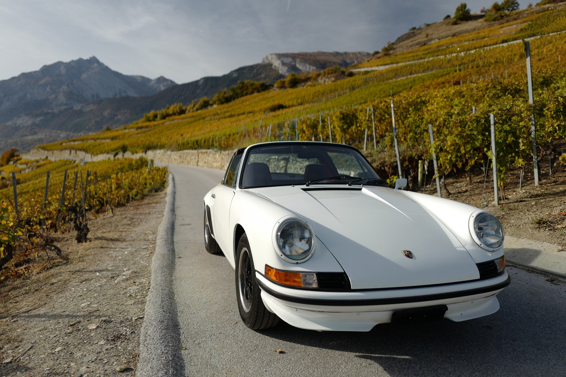PORSCHE 911 Targa 2.0 S-image-0