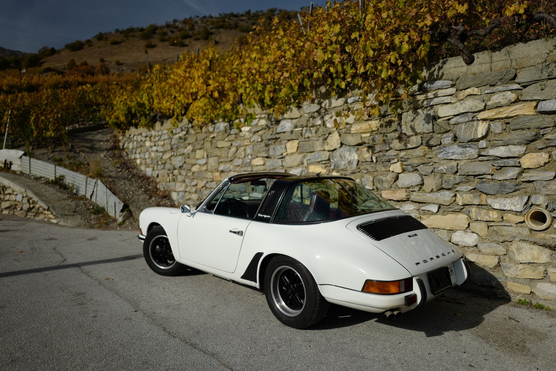 PORSCHE 911 Targa 2.0 S-image-1