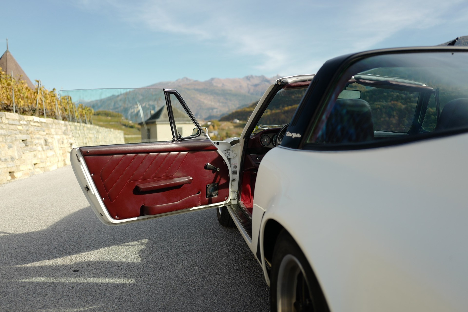 PORSCHE 911 Targa 2.0 S-image-2