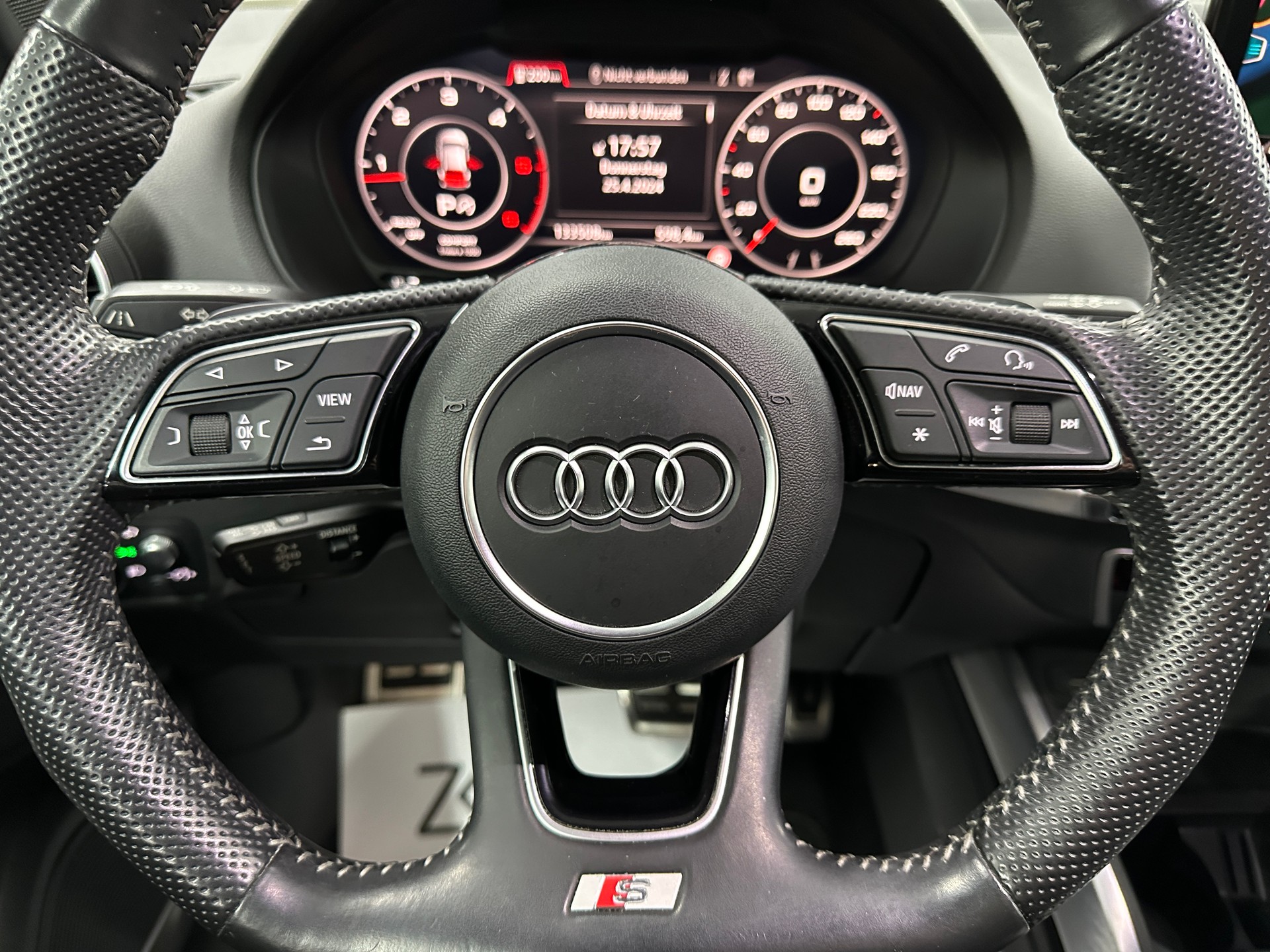 AUDI Q2 2.0 TDI sport 190PS S-Line quattro S-tronic-image-12