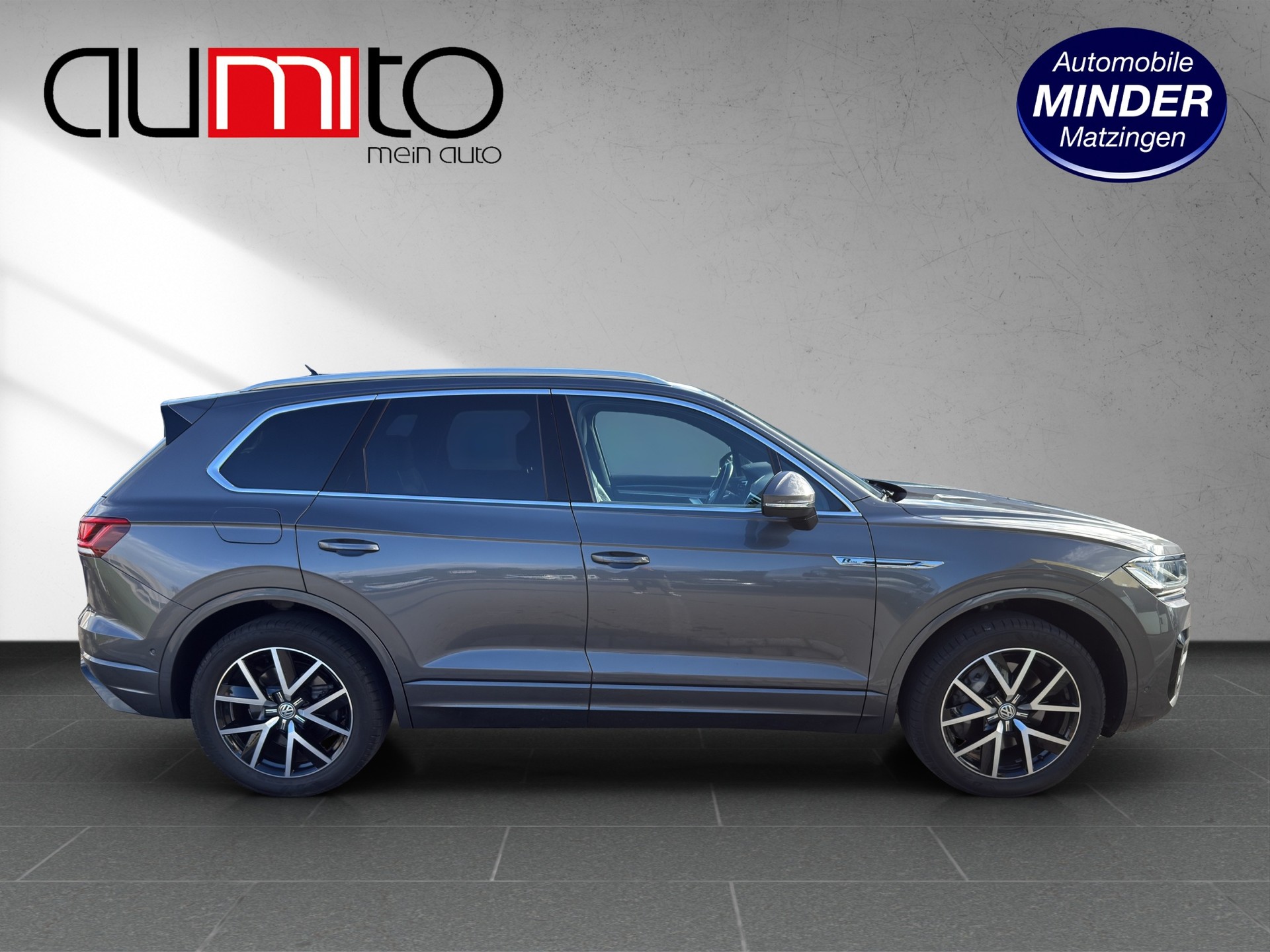 VW Touareg 3.0 TSI R-Line Tiptronic-image-1