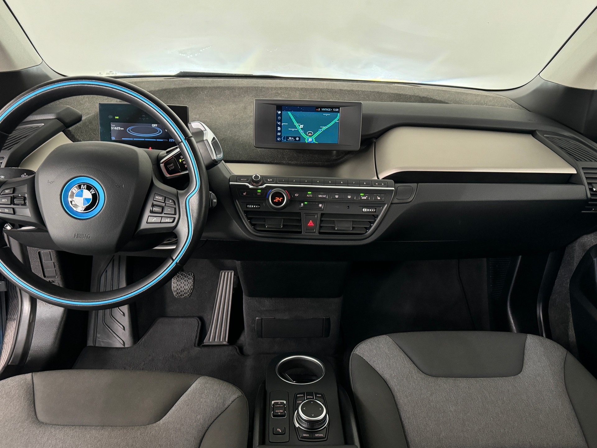 BMW i3 (120Ah) Fleet Edition-image-9