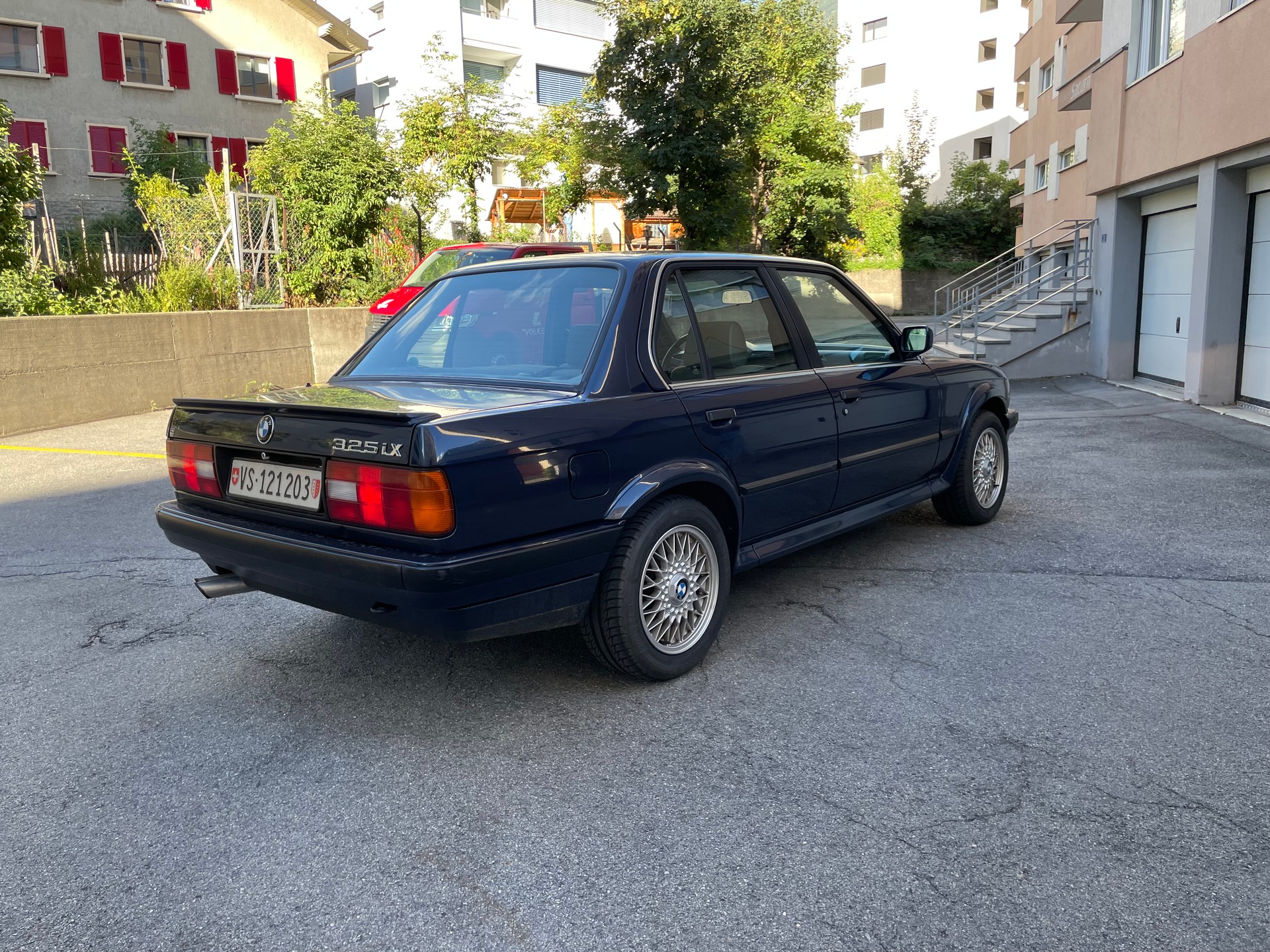 BMW 325iX A-image-3