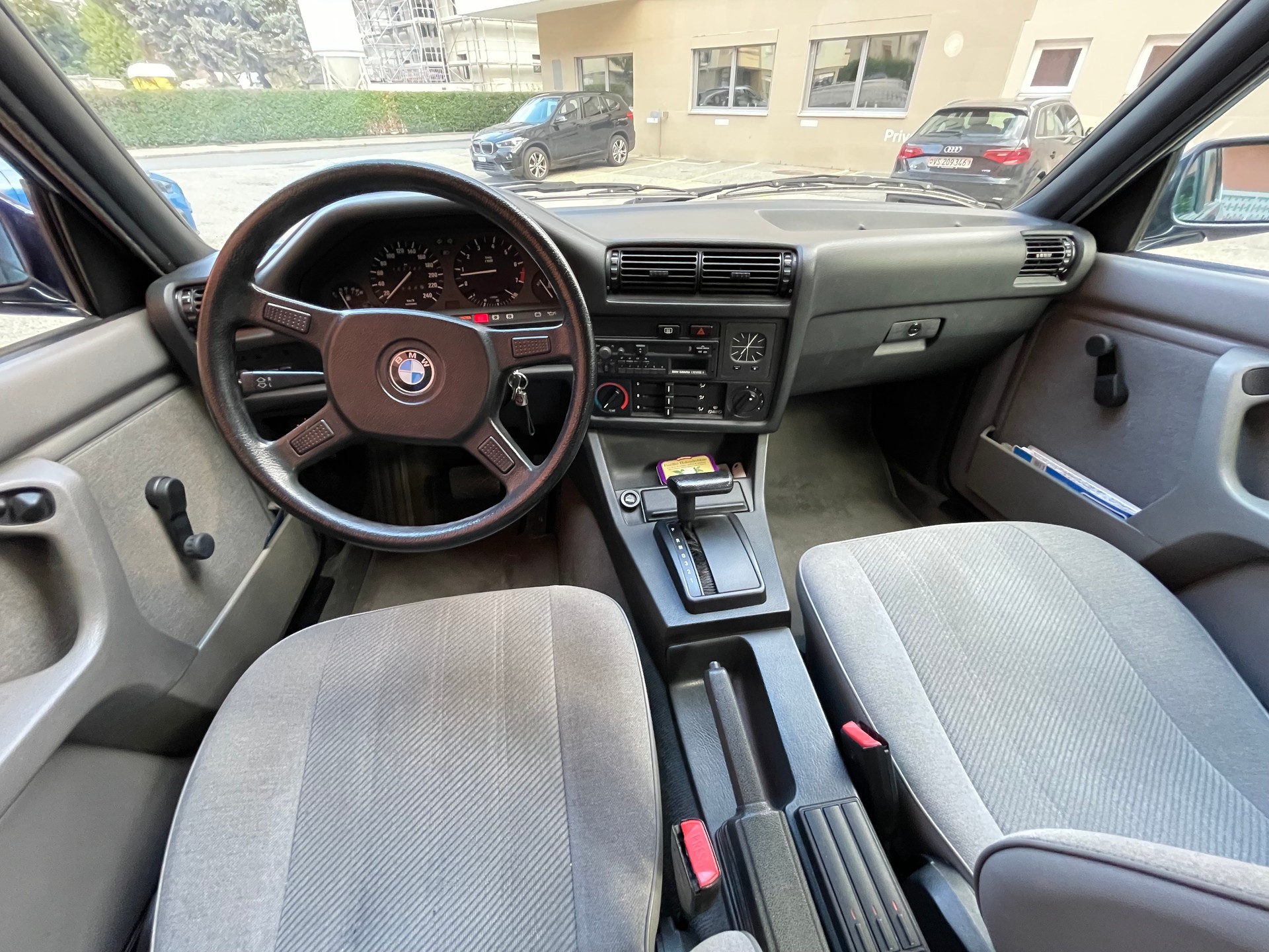 BMW 325iX A-image-7