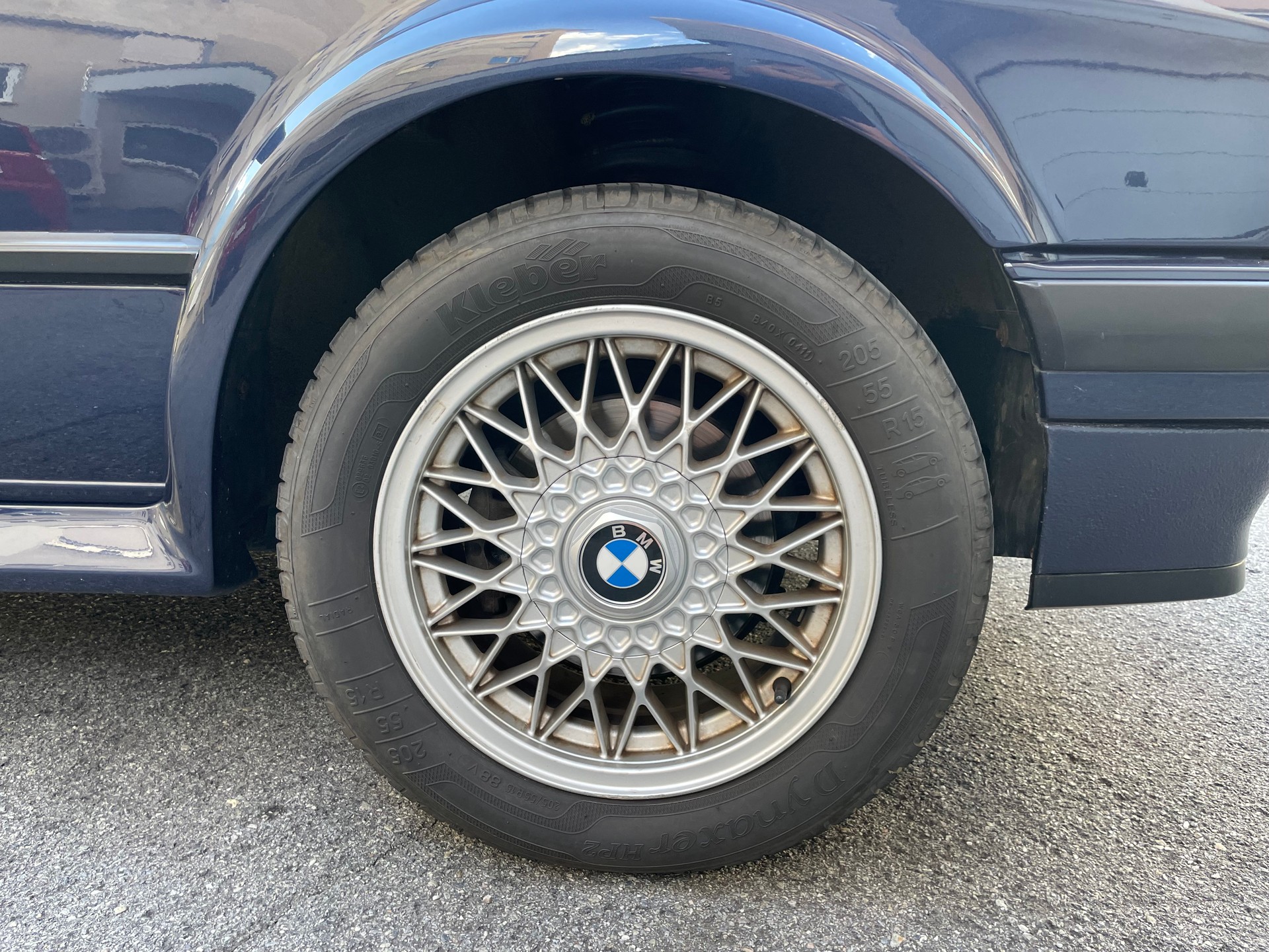 BMW 325iX A-image-5
