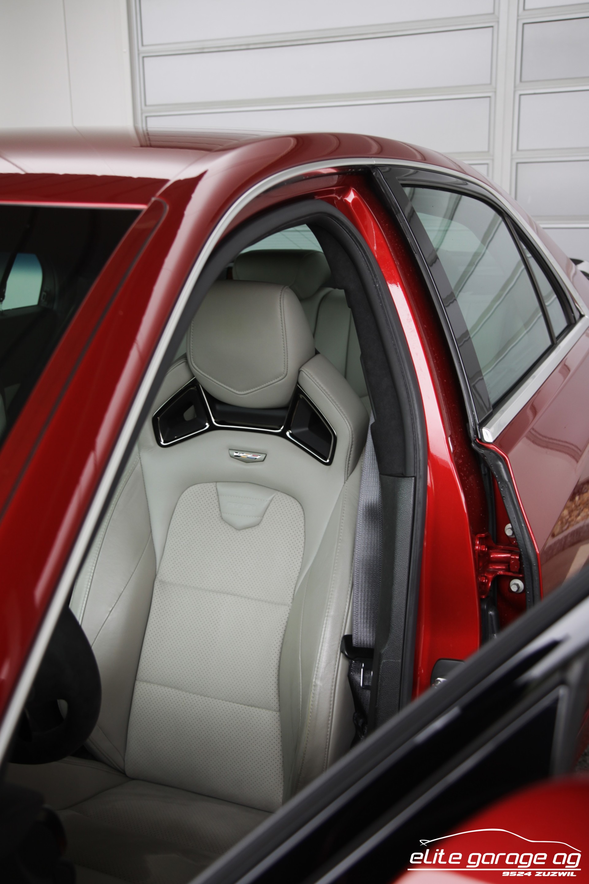 CADILLAC CTS-V Sedan 6.2 Supercharged Automatic-image-15